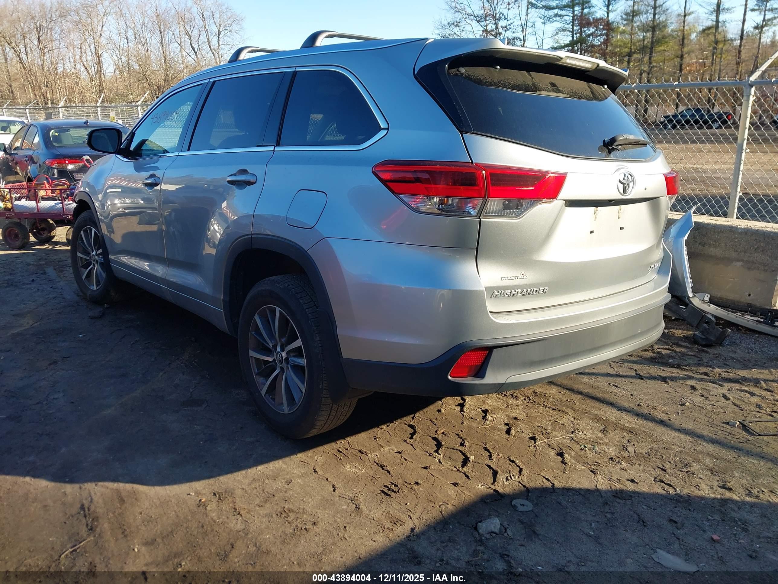 TOYOTA HIGHLANDER image 3