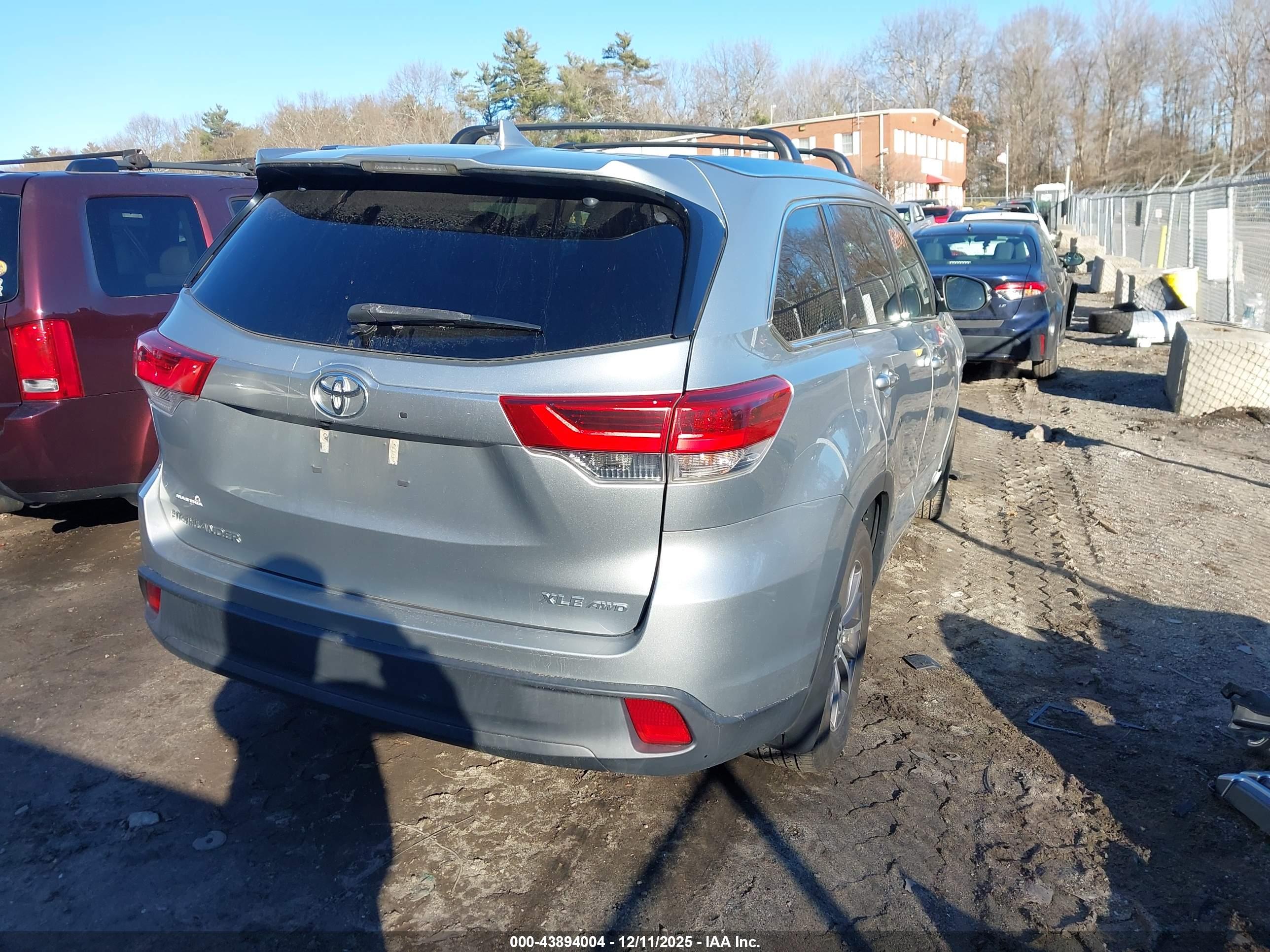TOYOTA HIGHLANDER image 4