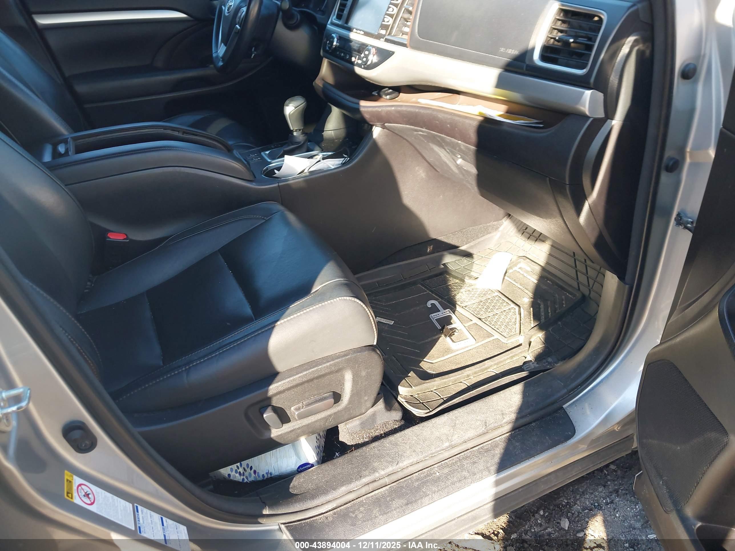 TOYOTA HIGHLANDER image 5