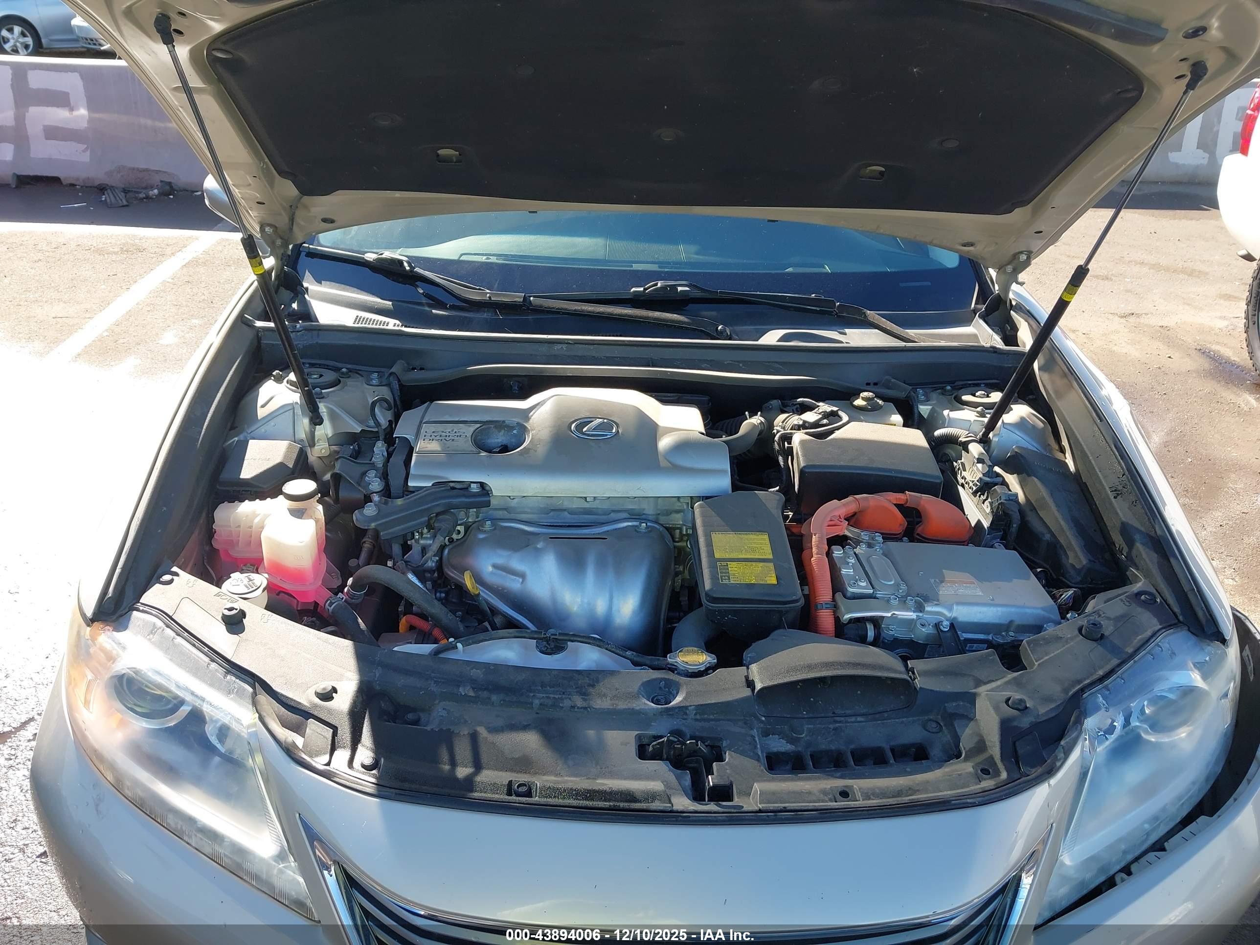 LEXUS ES image 10