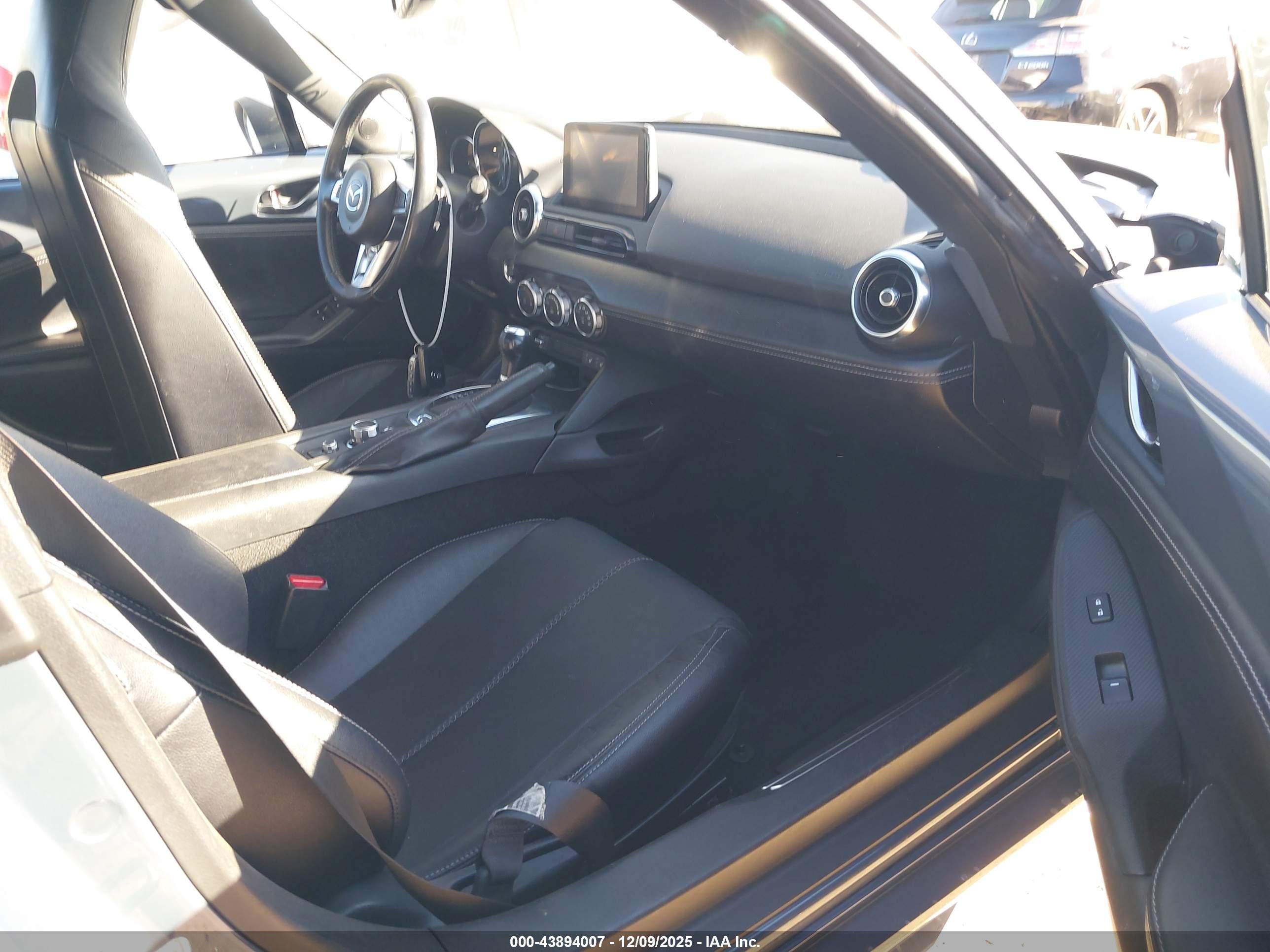 MAZDA MX-5 image 5