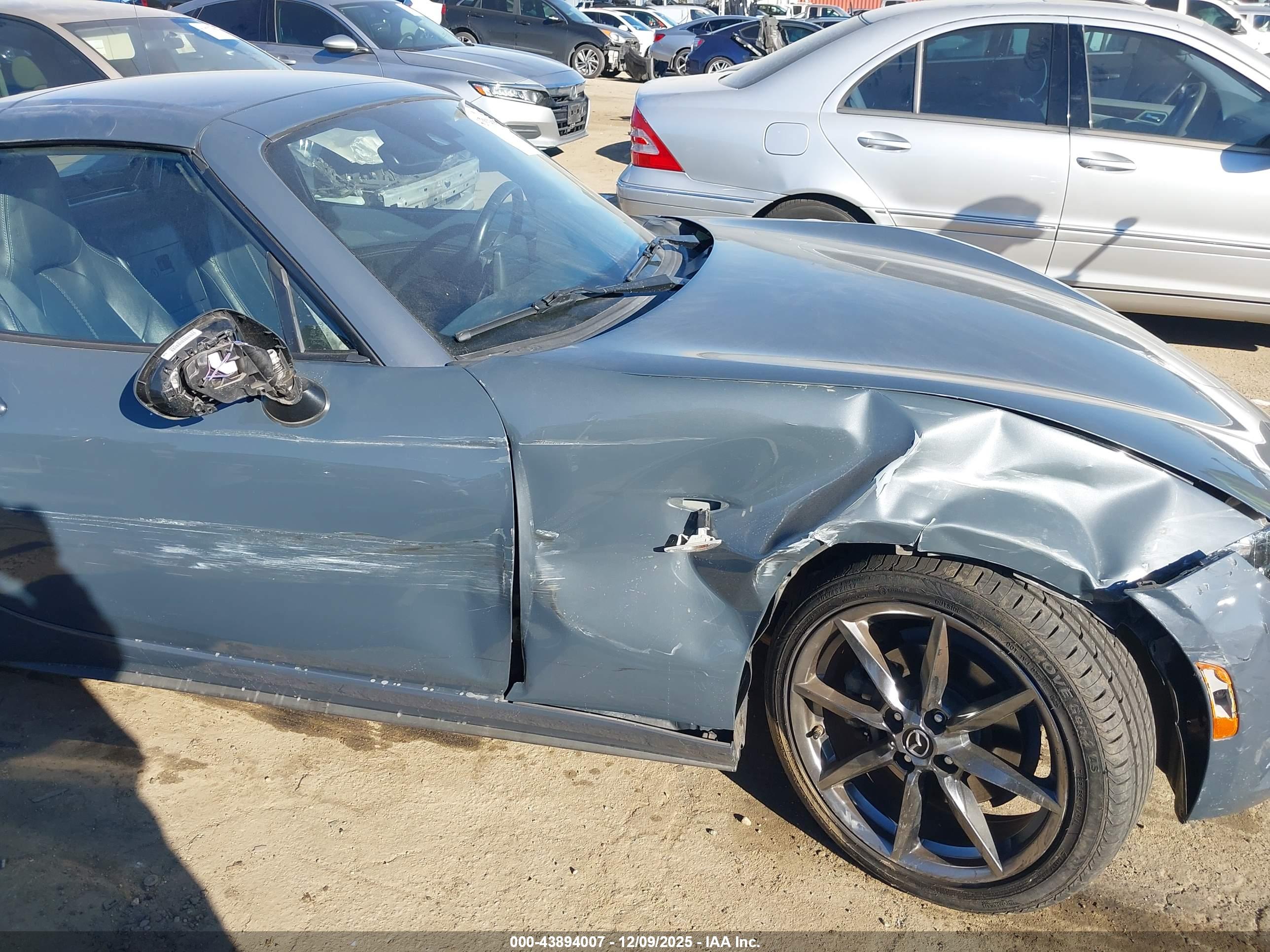 MAZDA MX-5 image 6