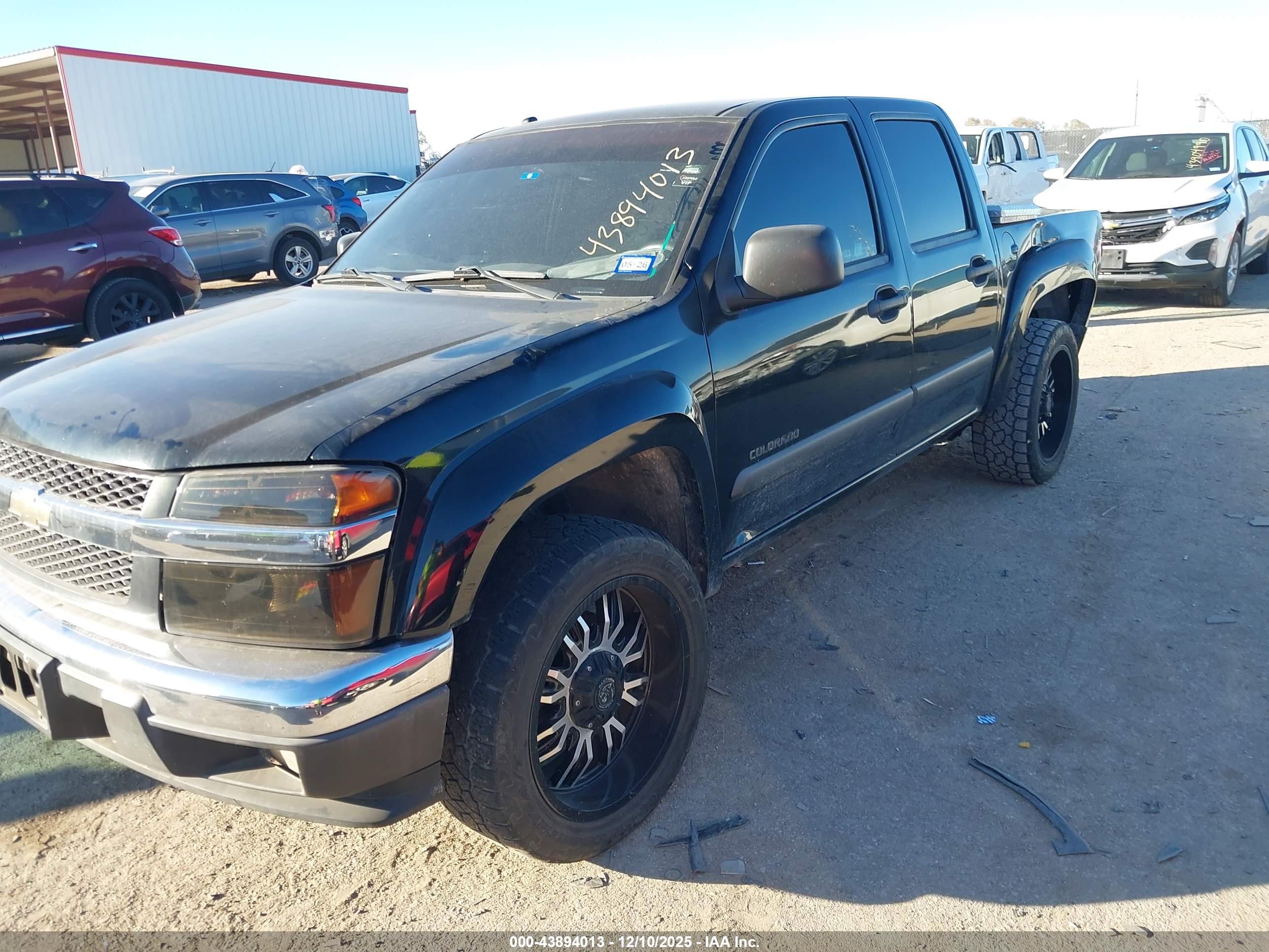 CHEVROLET COLORADO image 2