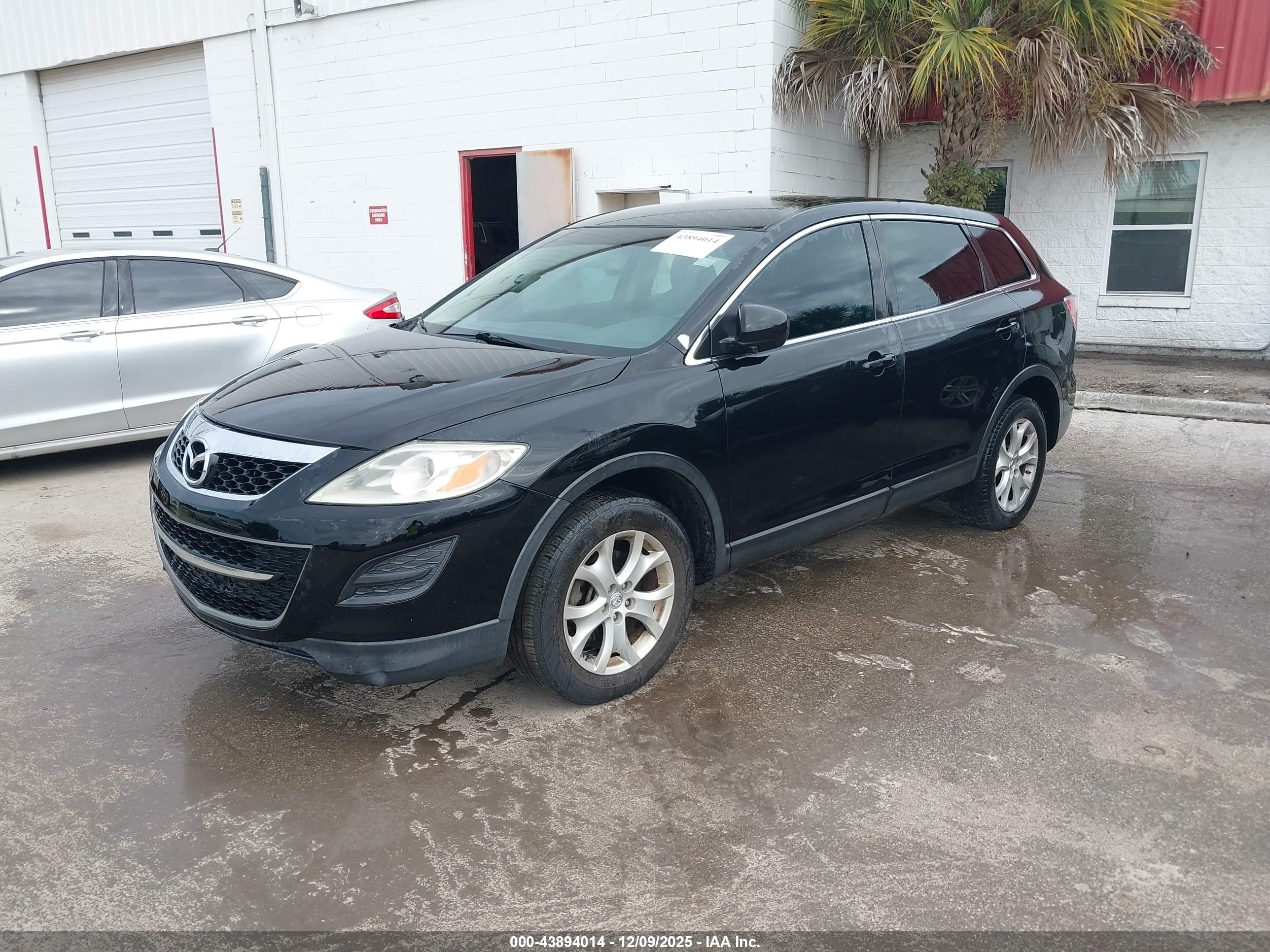 MAZDA CX-9 image 2