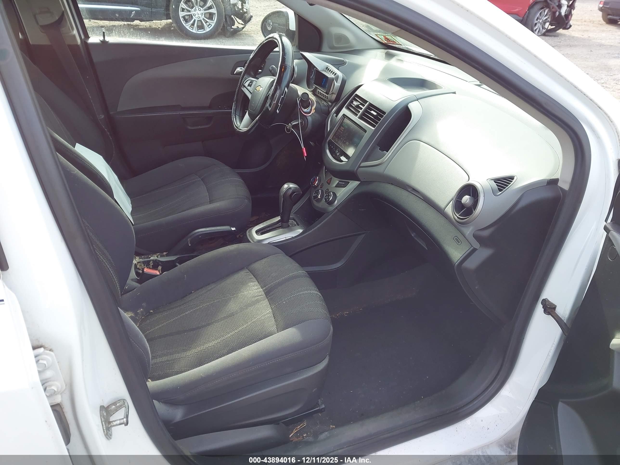 CHEVROLET SONIC image 5