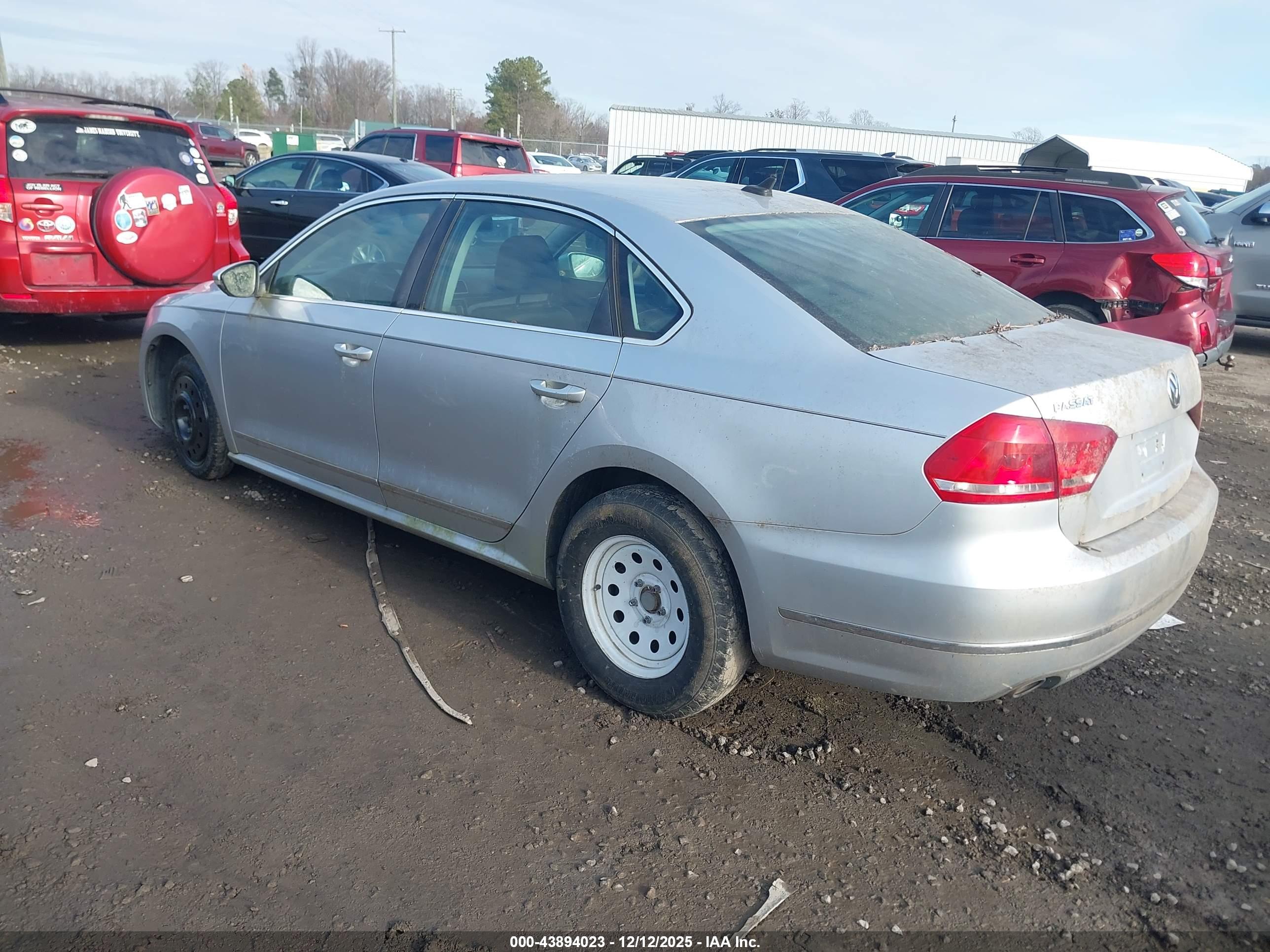 VOLKSWAGEN PASSAT image 3