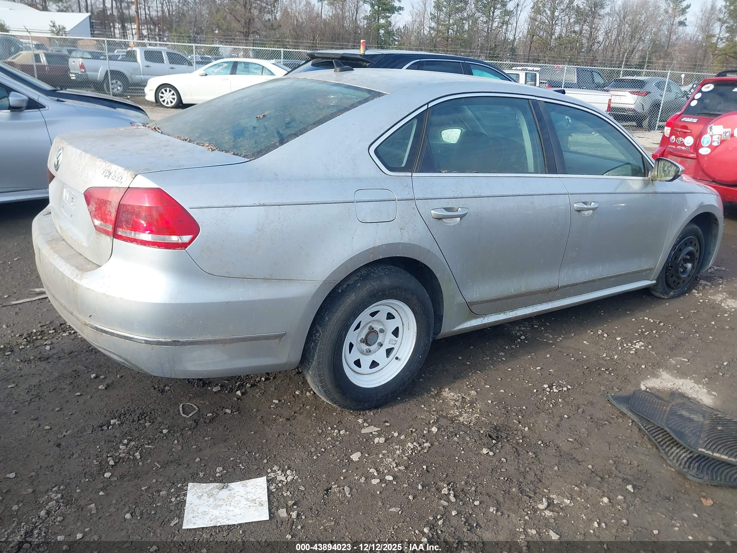VOLKSWAGEN PASSAT image 4
