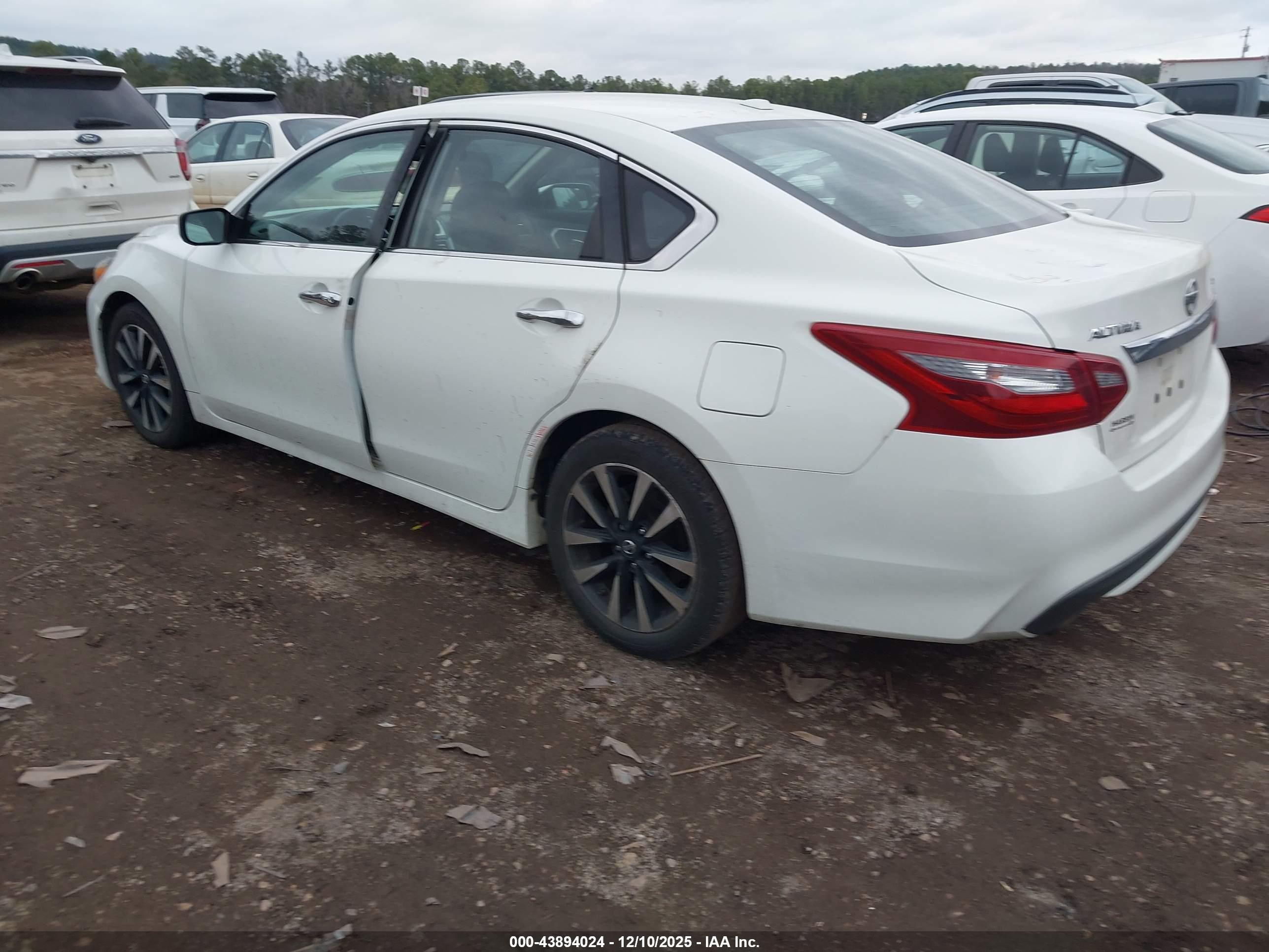 NISSAN ALTIMA image 3