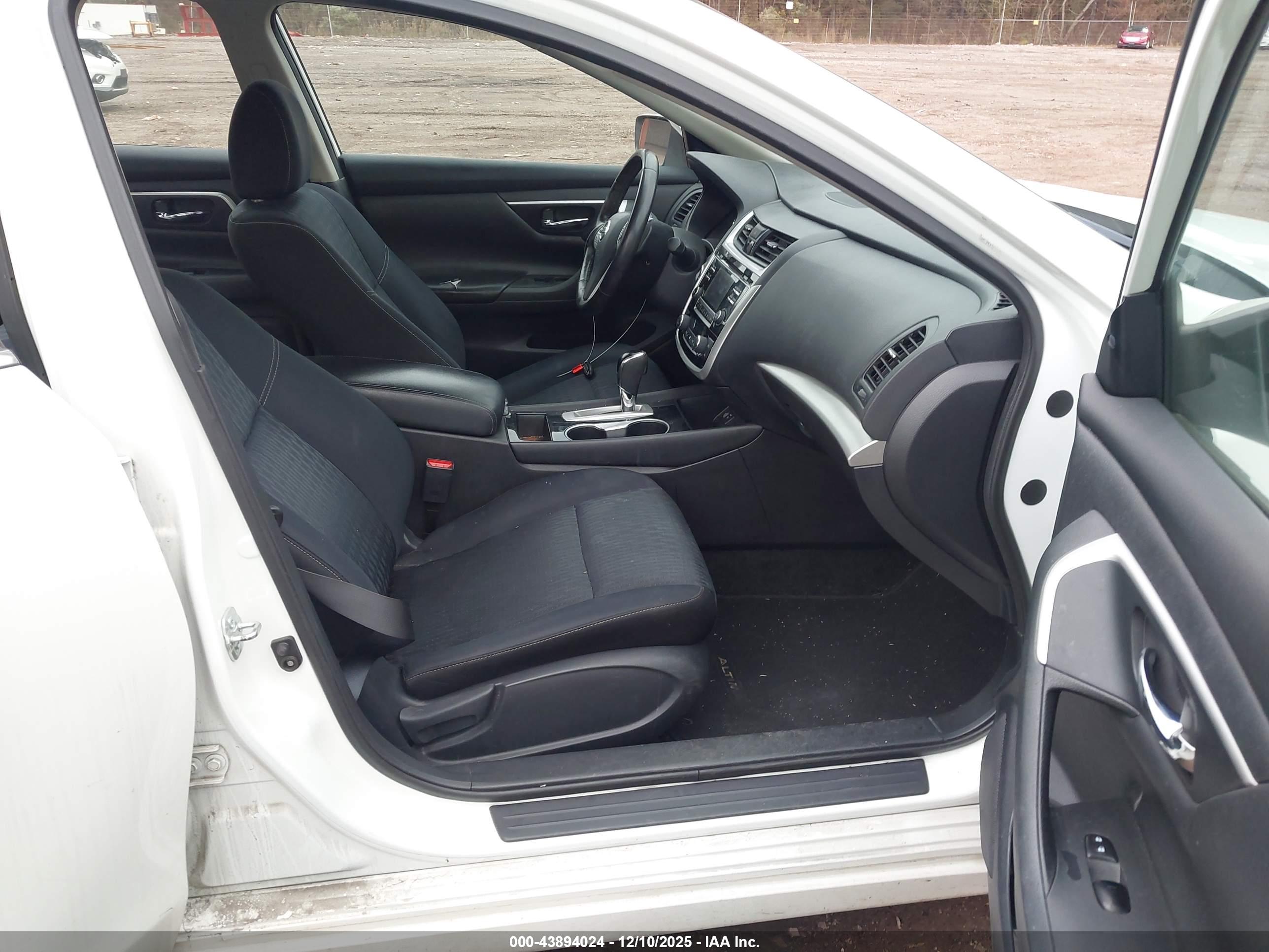 NISSAN ALTIMA image 5