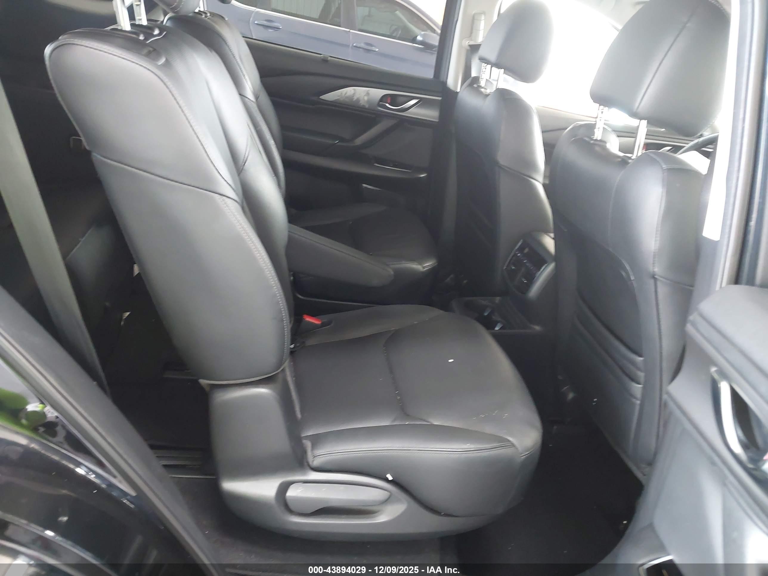 MAZDA CX-9 image 8