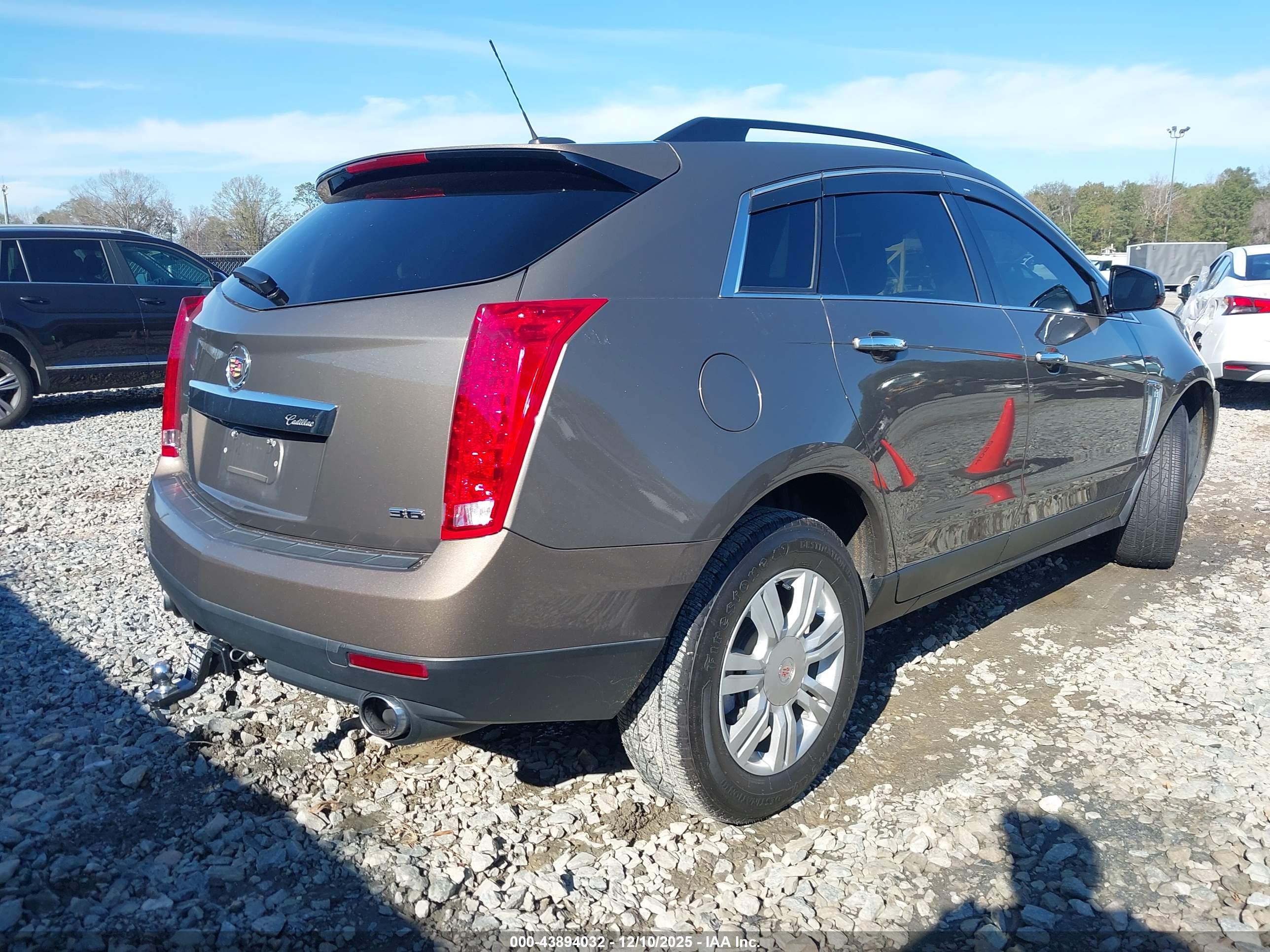 CADILLAC SRX image 4