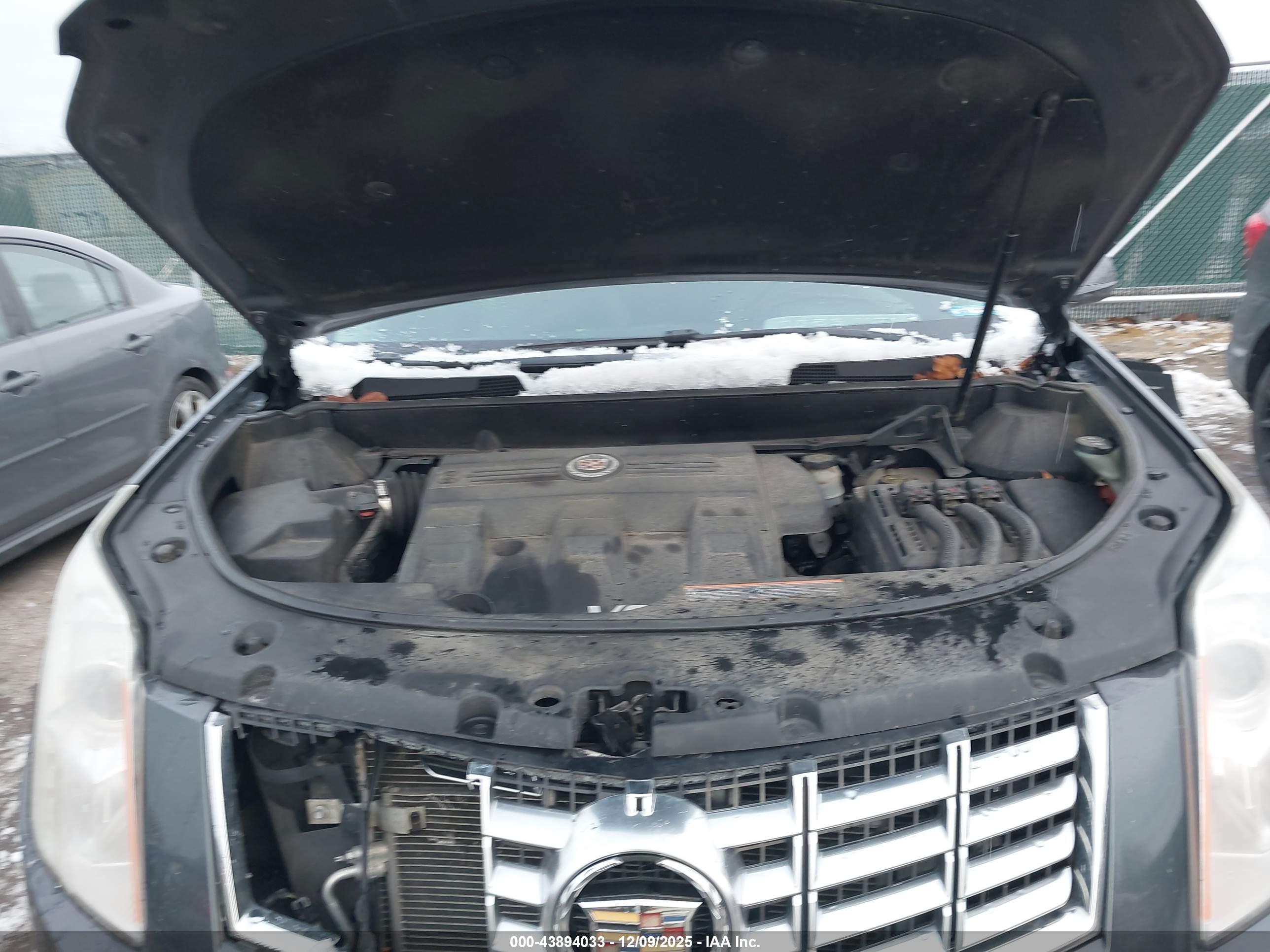 CADILLAC SRX image 10