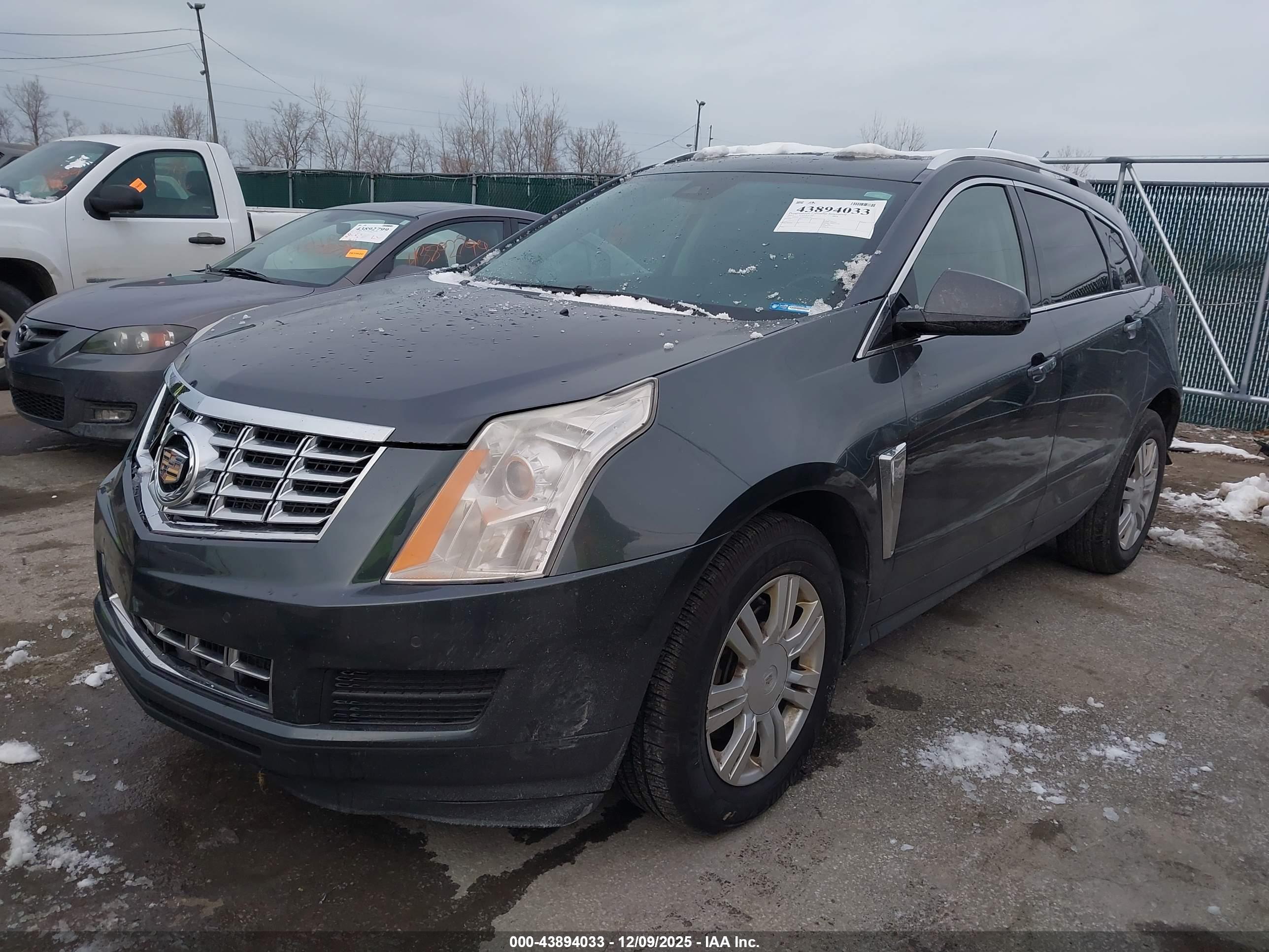 CADILLAC SRX image 2