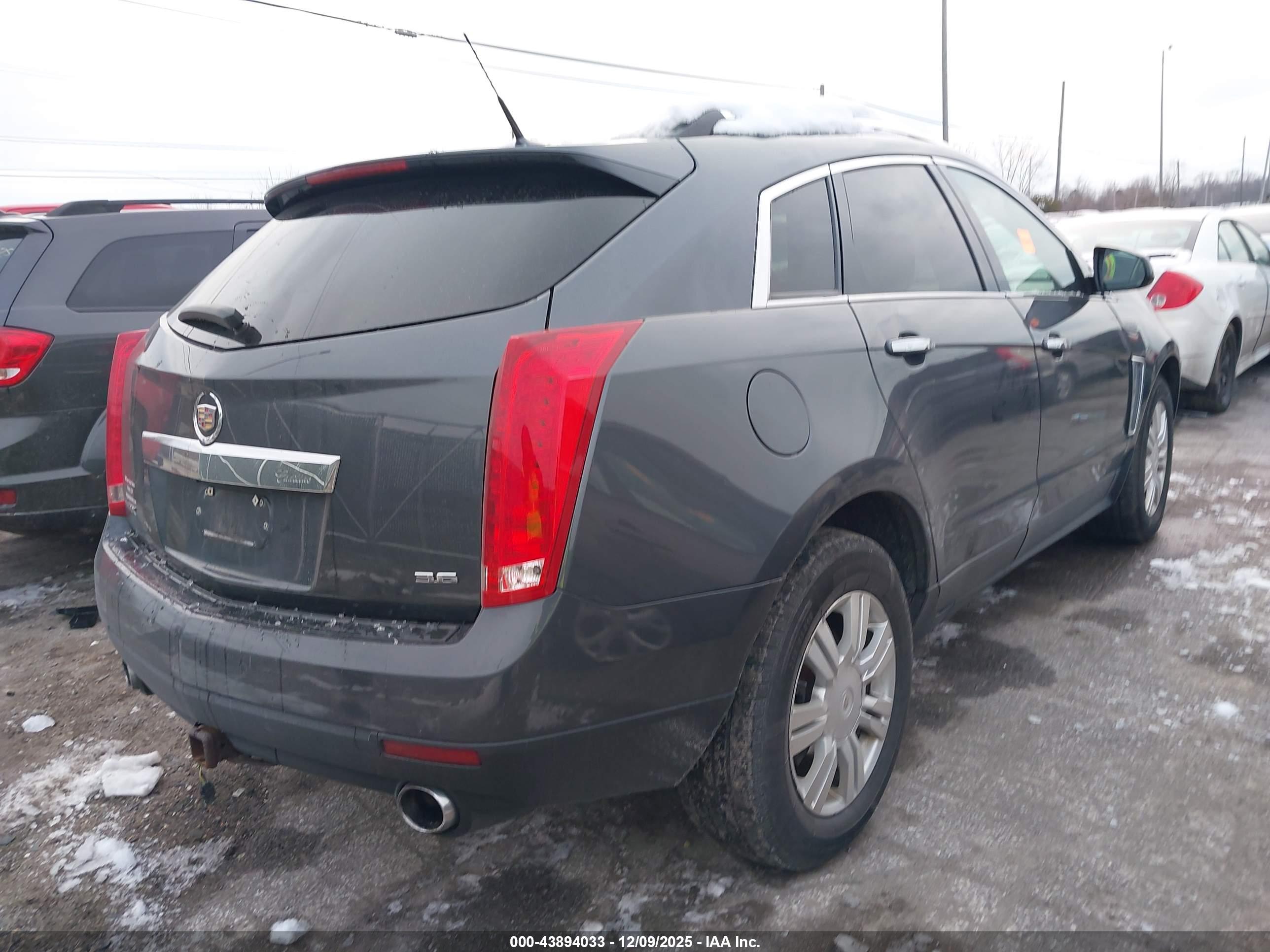 CADILLAC SRX image 4