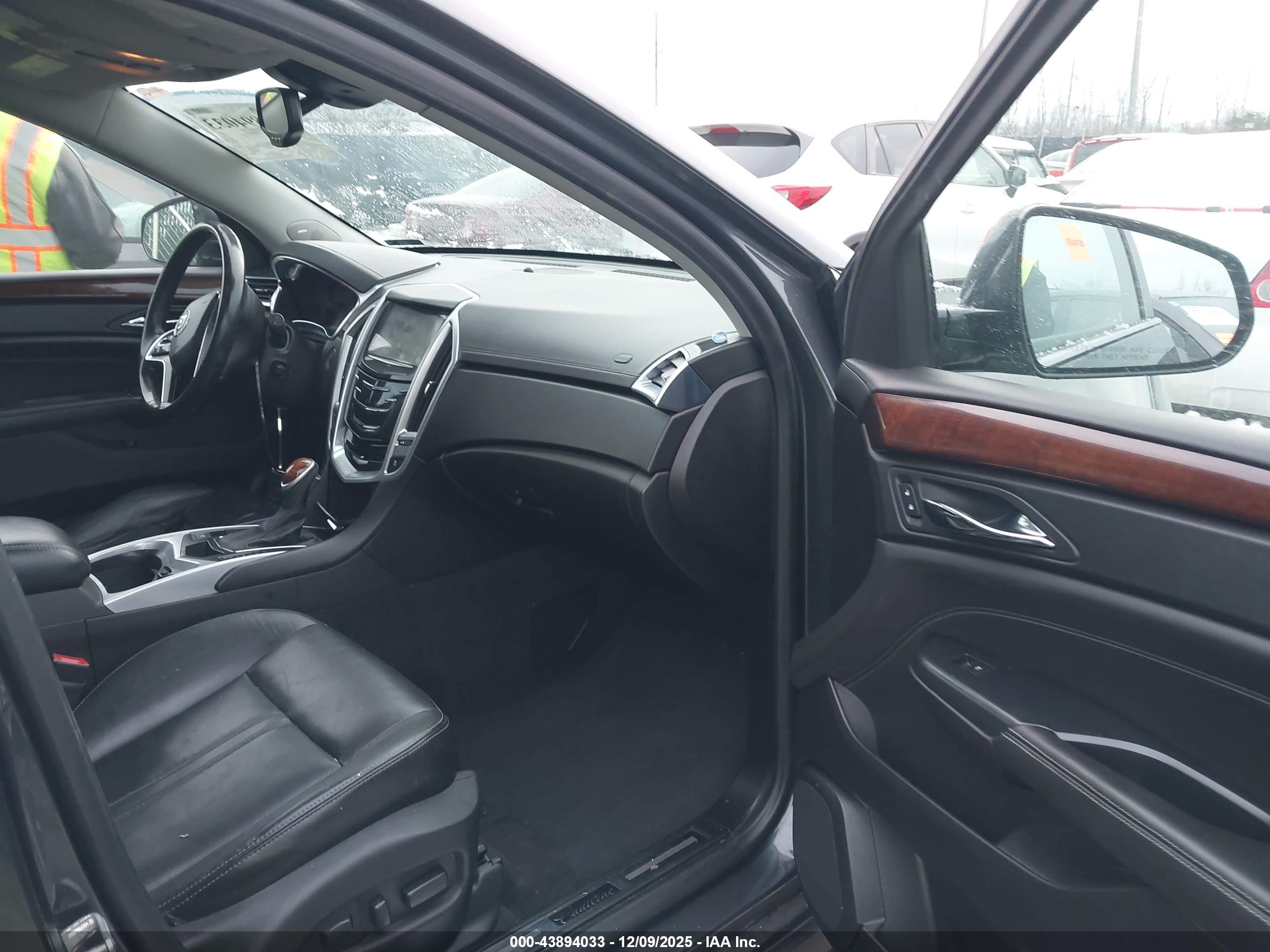 CADILLAC SRX image 5