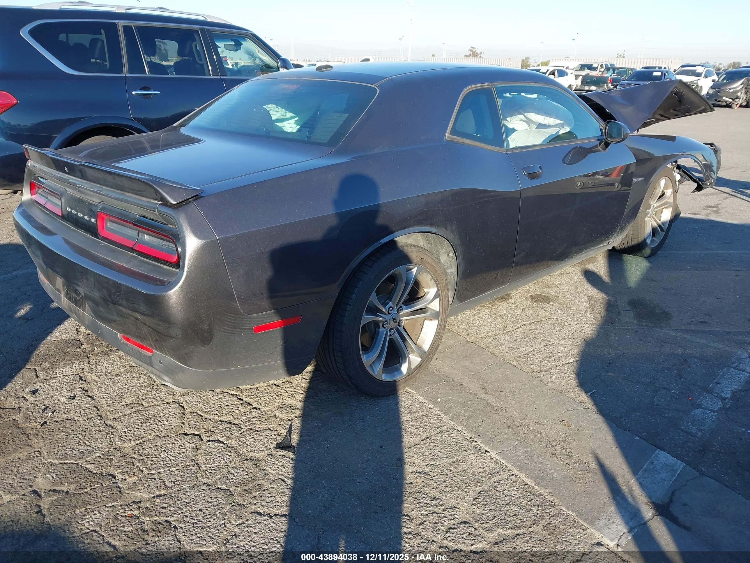 DODGE CHALLENGER image 4