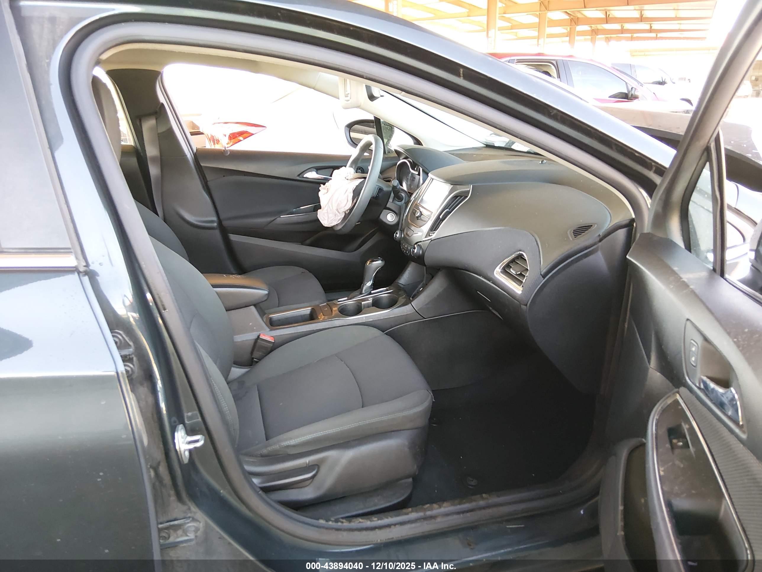 CHEVROLET CRUZE image 5