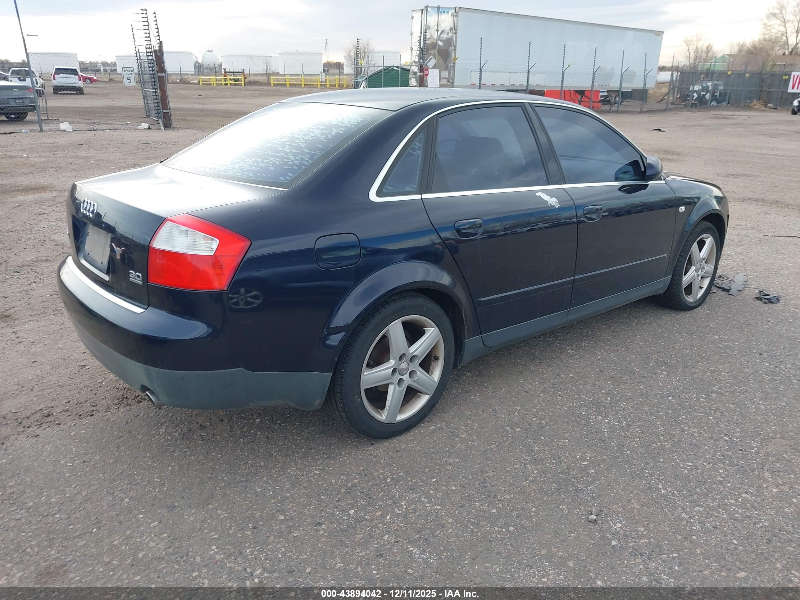 AUDI A4 image 4