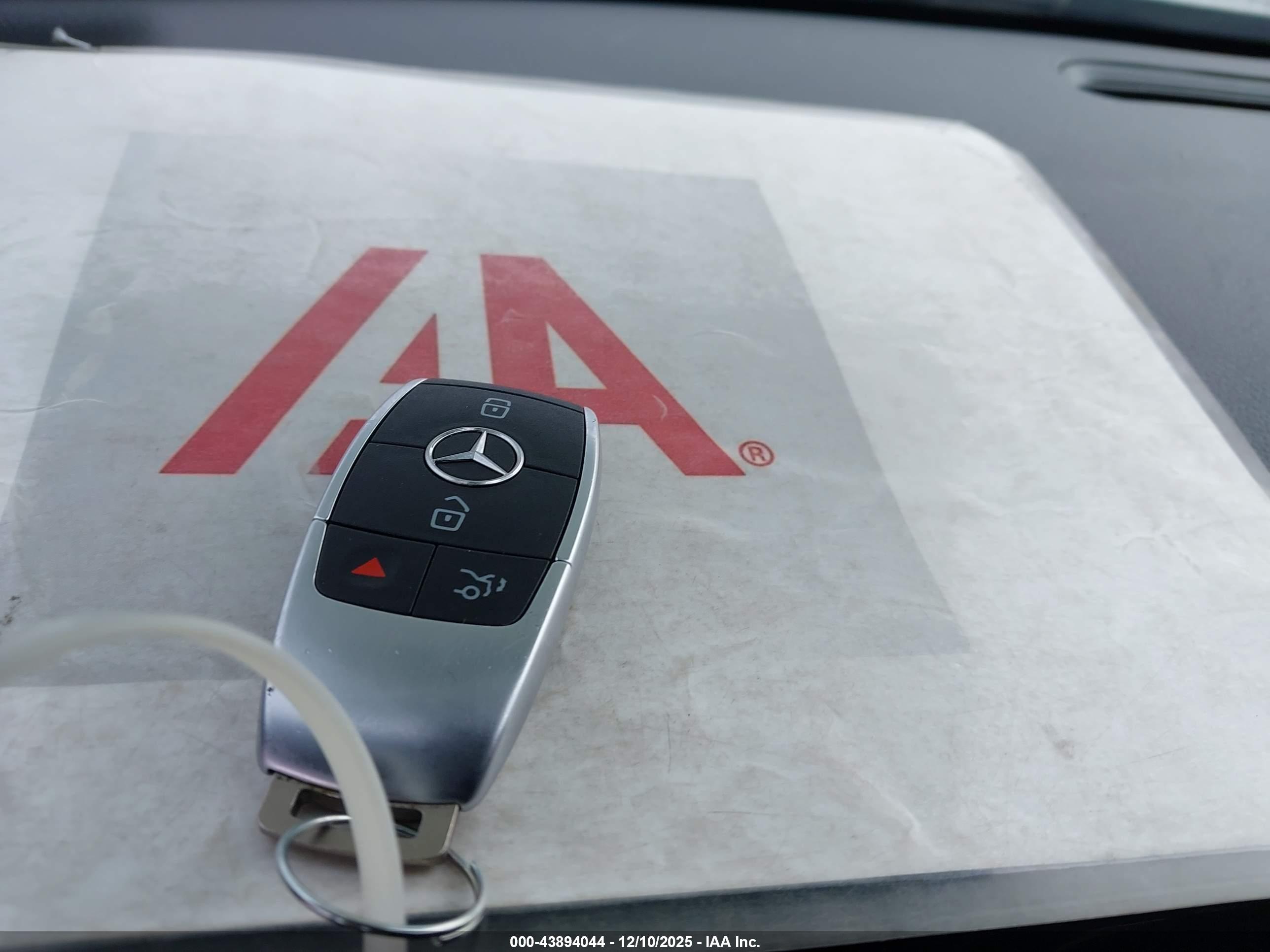 MERCEDES-BENZ A image 11