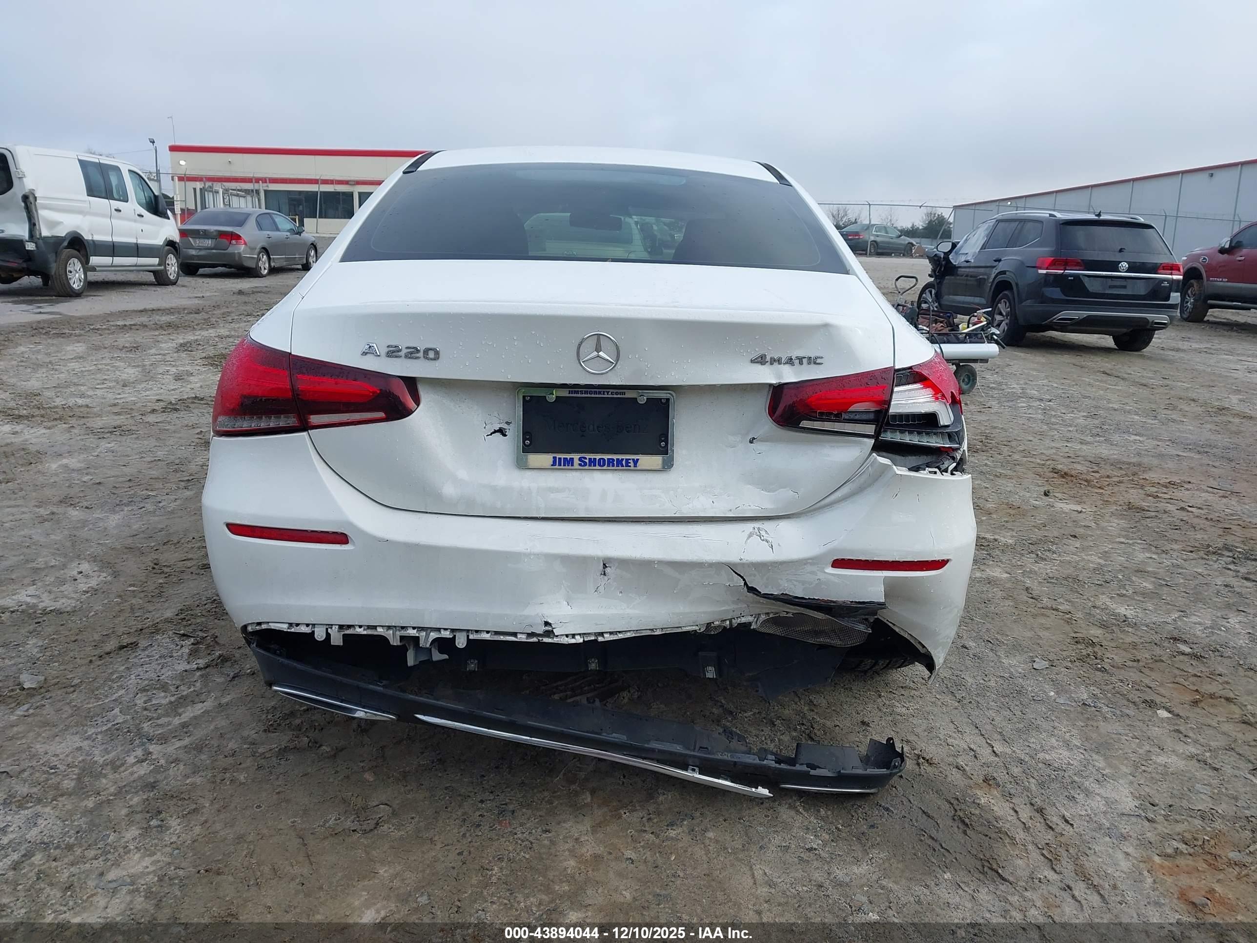 MERCEDES-BENZ A image 6
