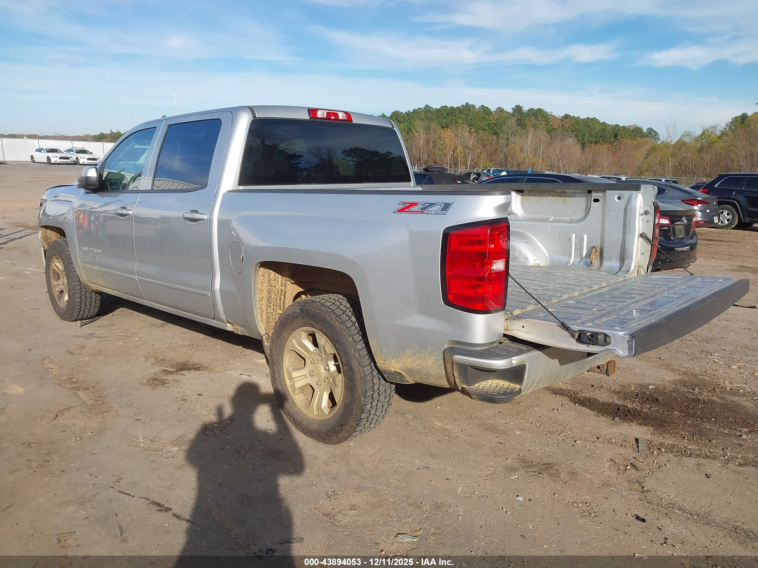 CHEVROLET SILVERADO image 3