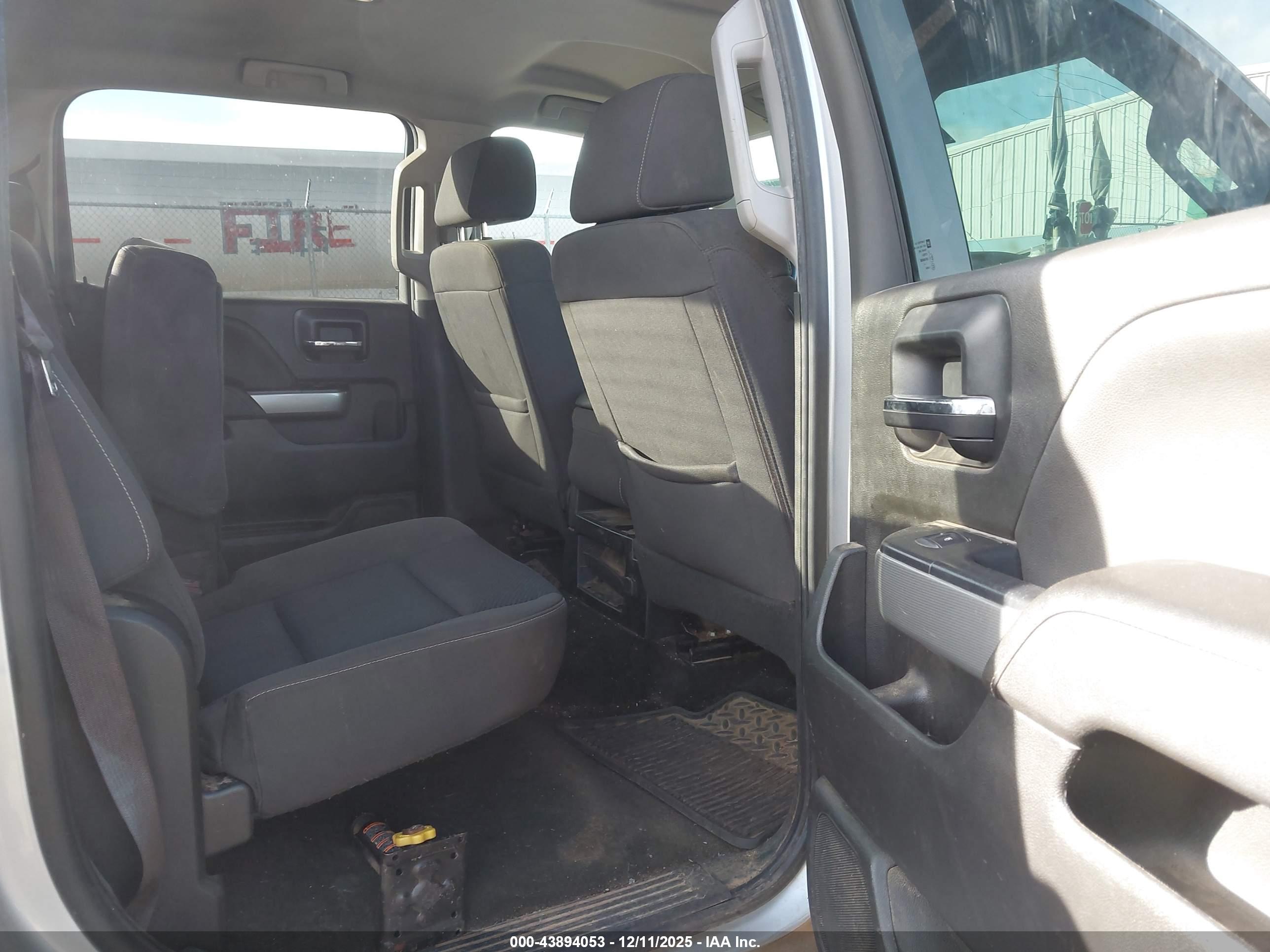 CHEVROLET SILVERADO image 8