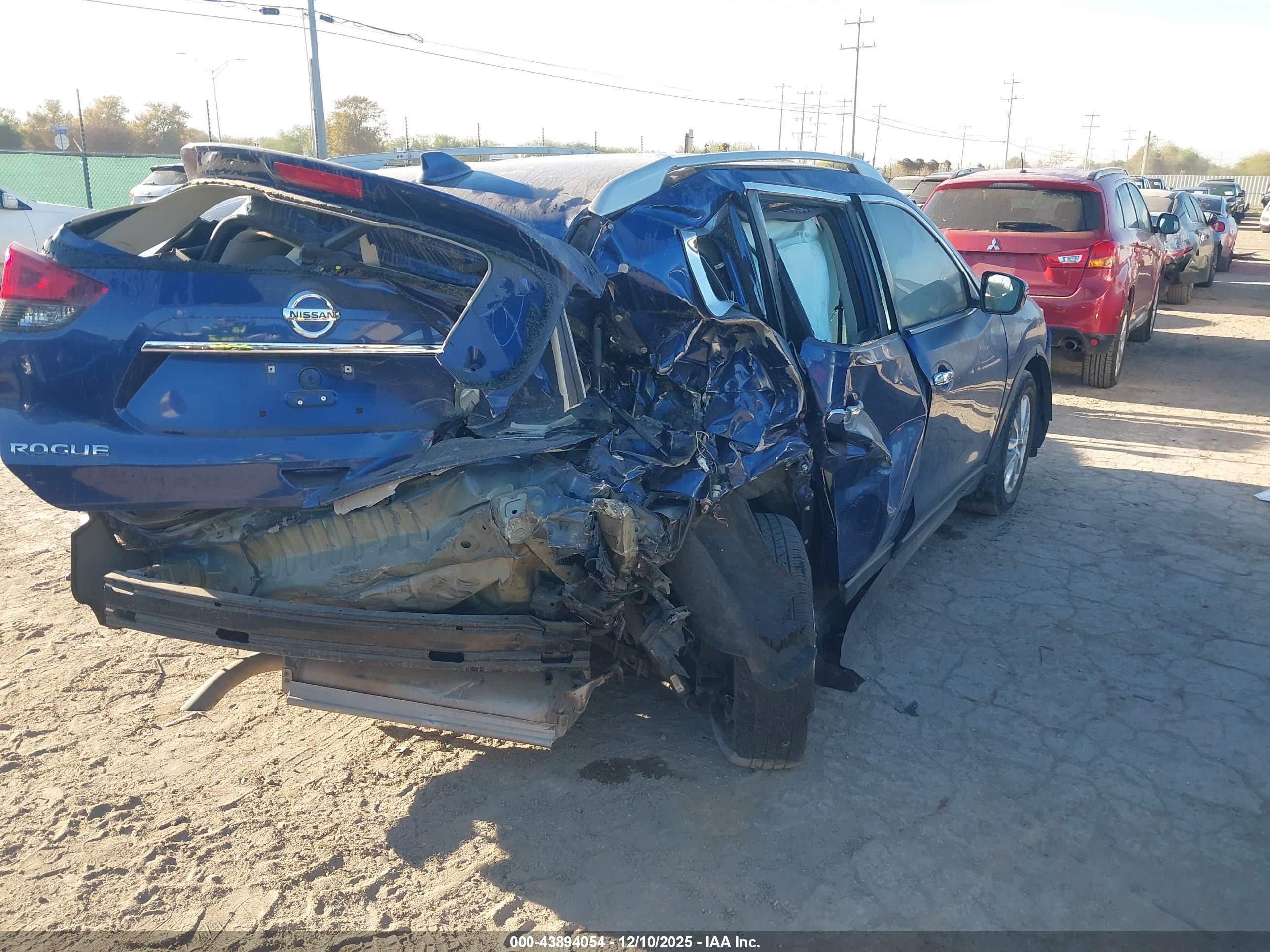 NISSAN ROGUE image 4