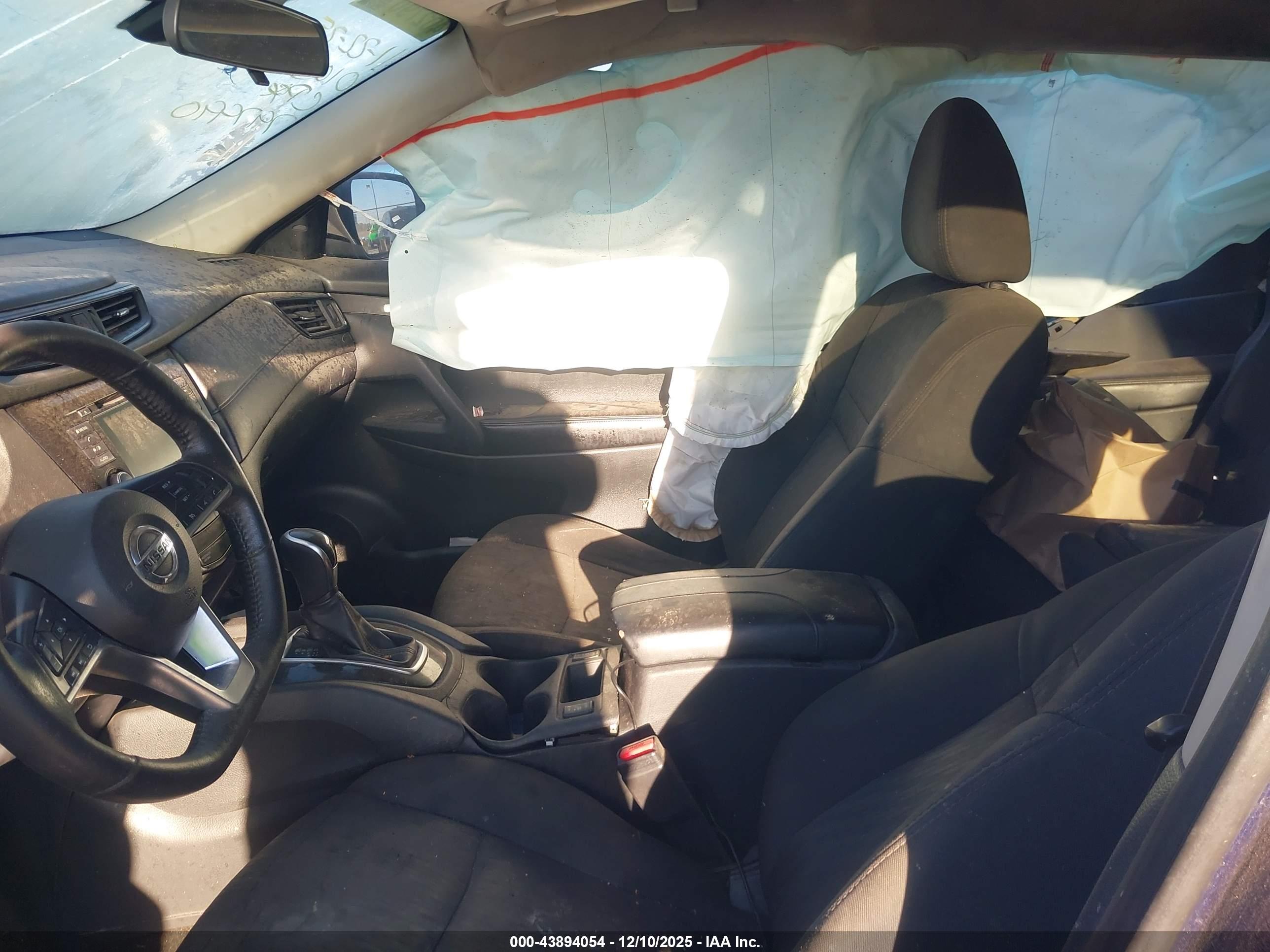 NISSAN ROGUE image 5