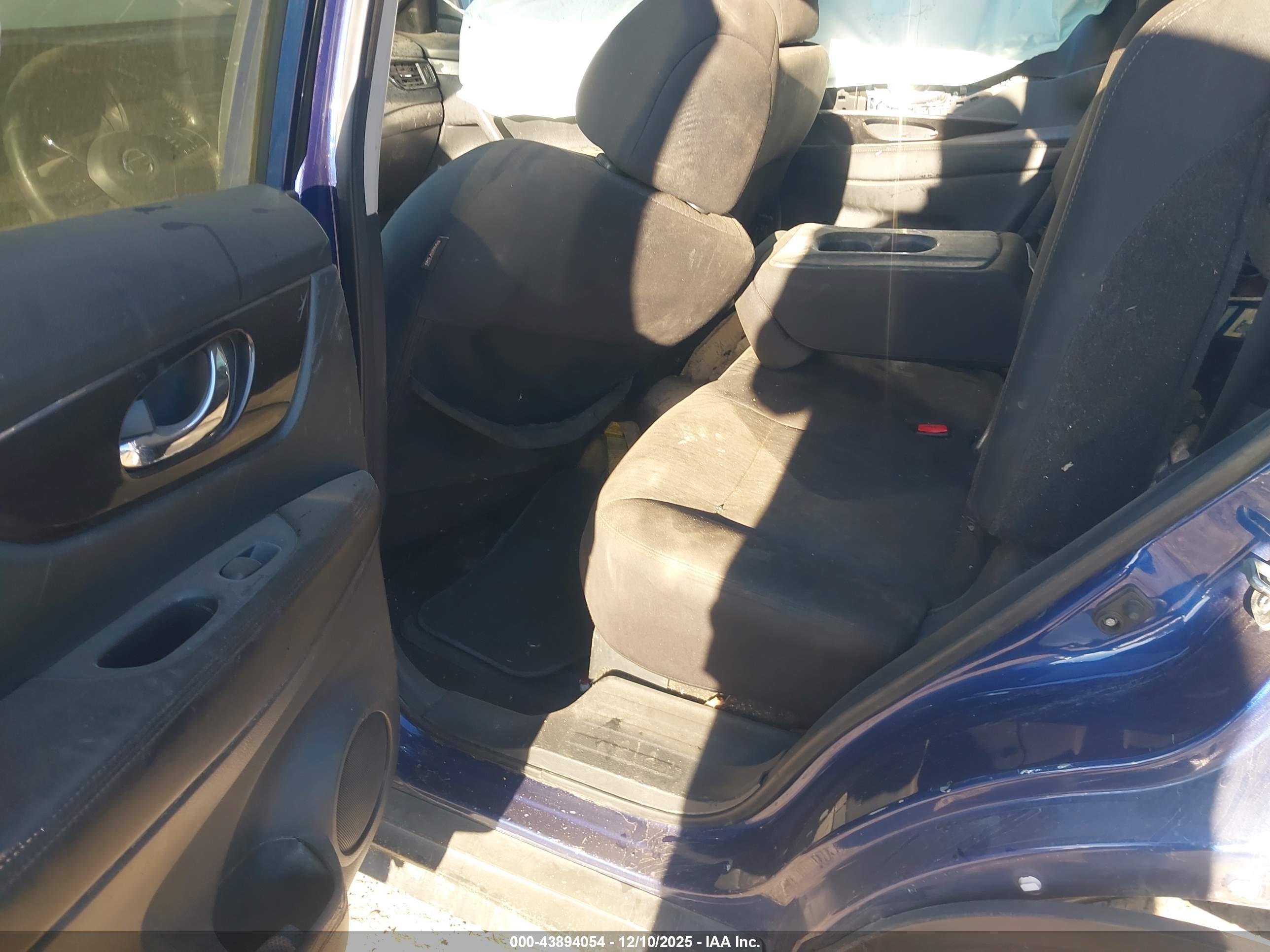 NISSAN ROGUE image 8