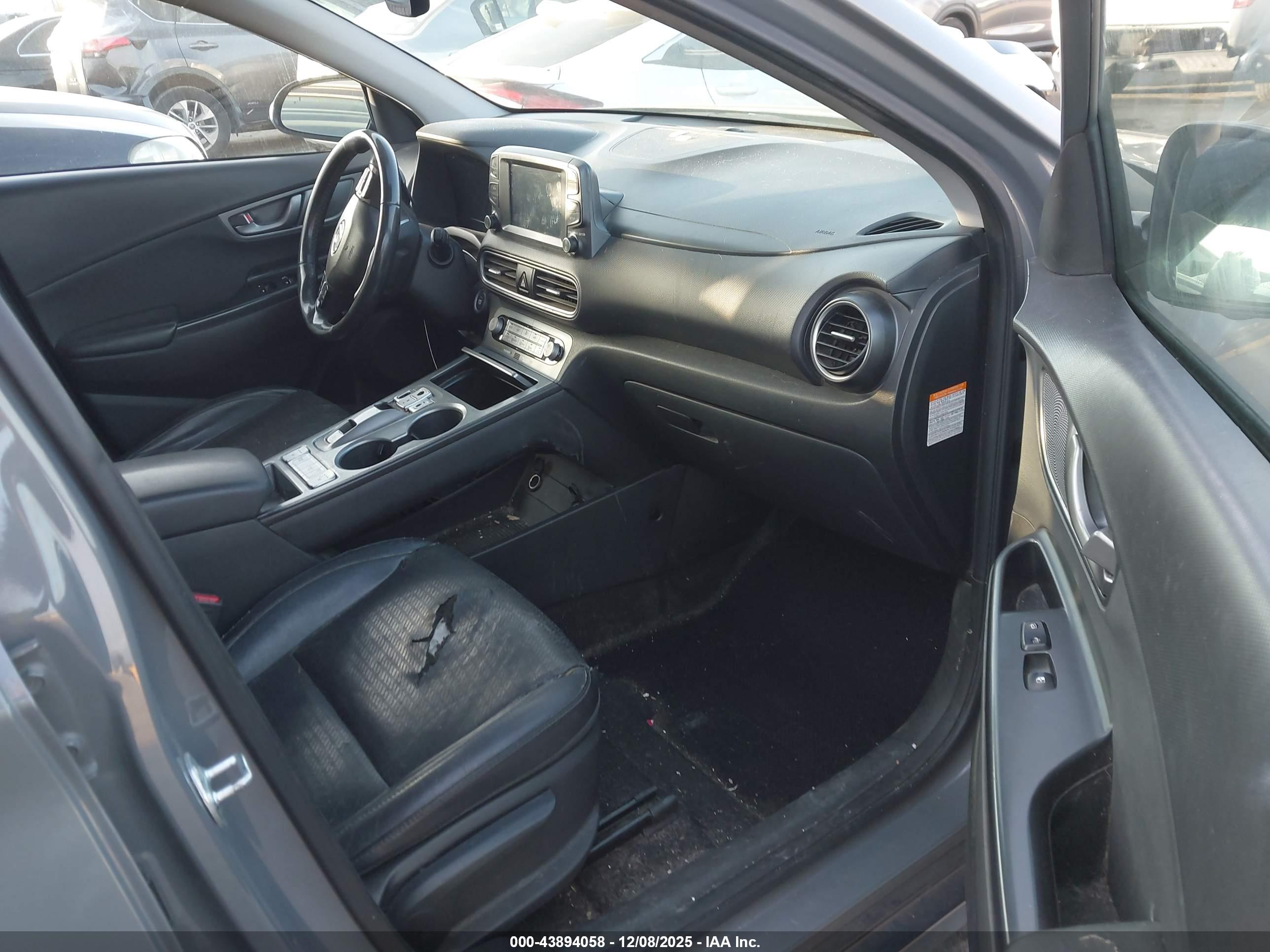 HYUNDAI KONA image 5