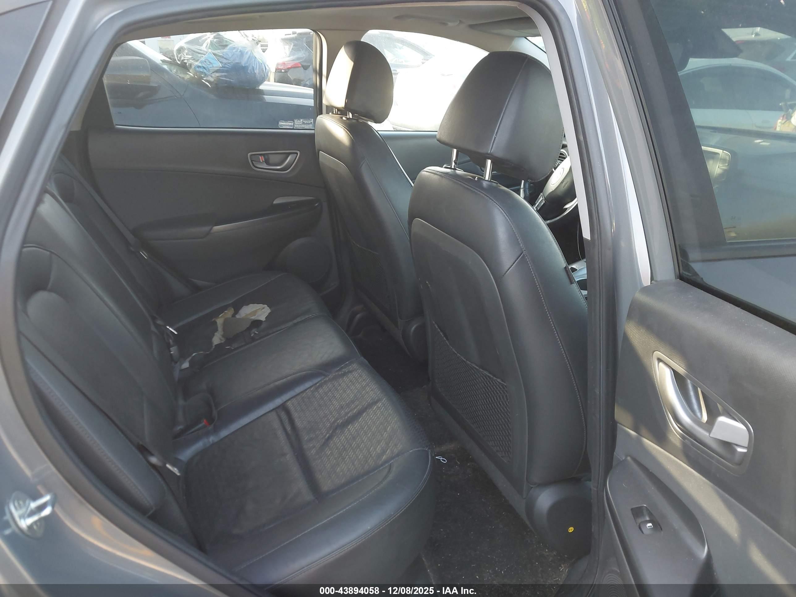 HYUNDAI KONA image 8