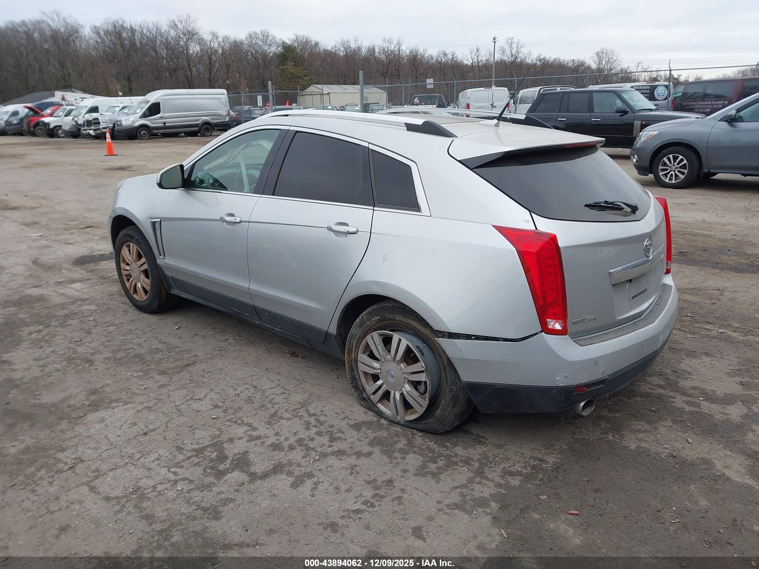 CADILLAC SRX image 3