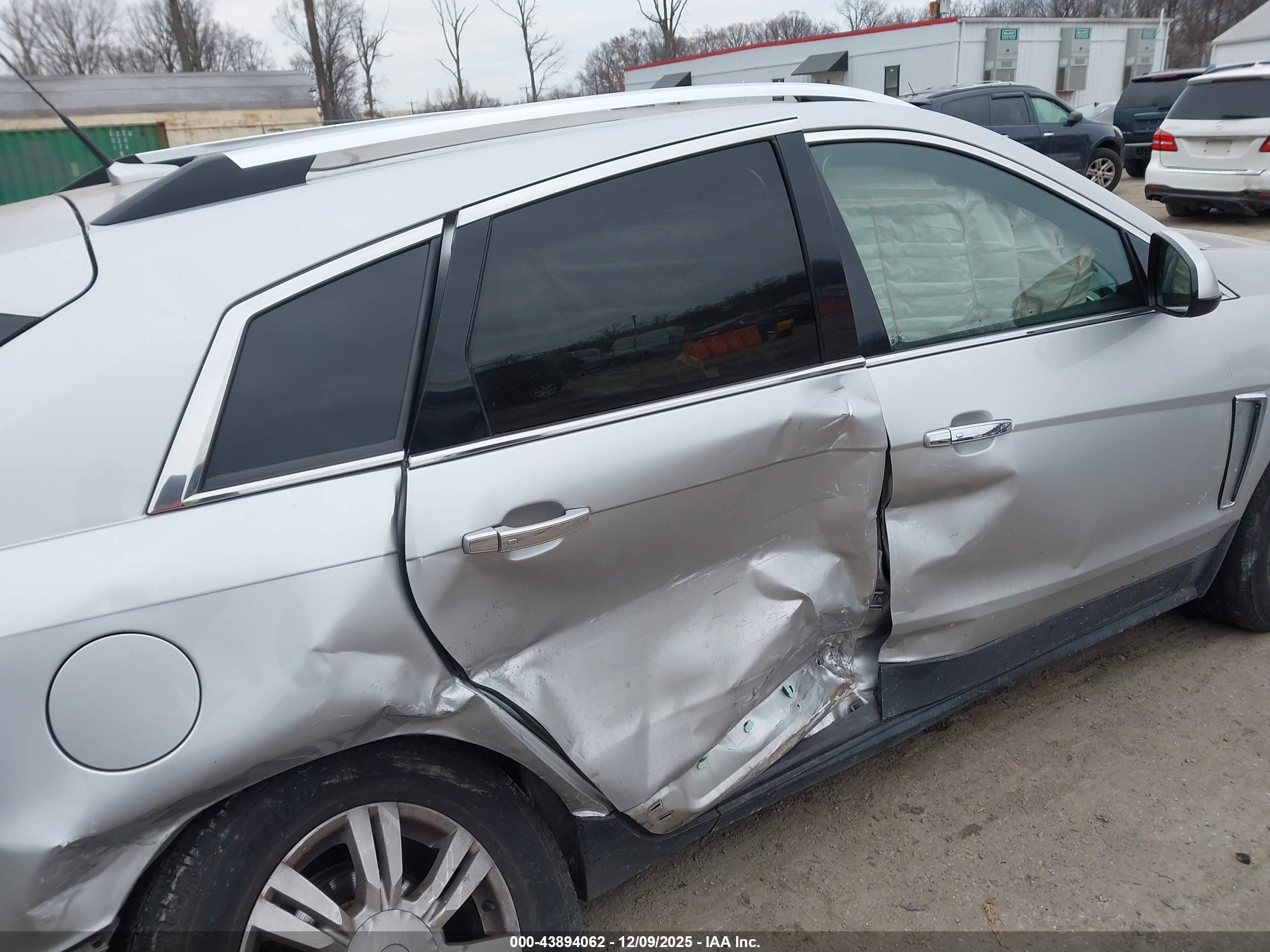 CADILLAC SRX image 6