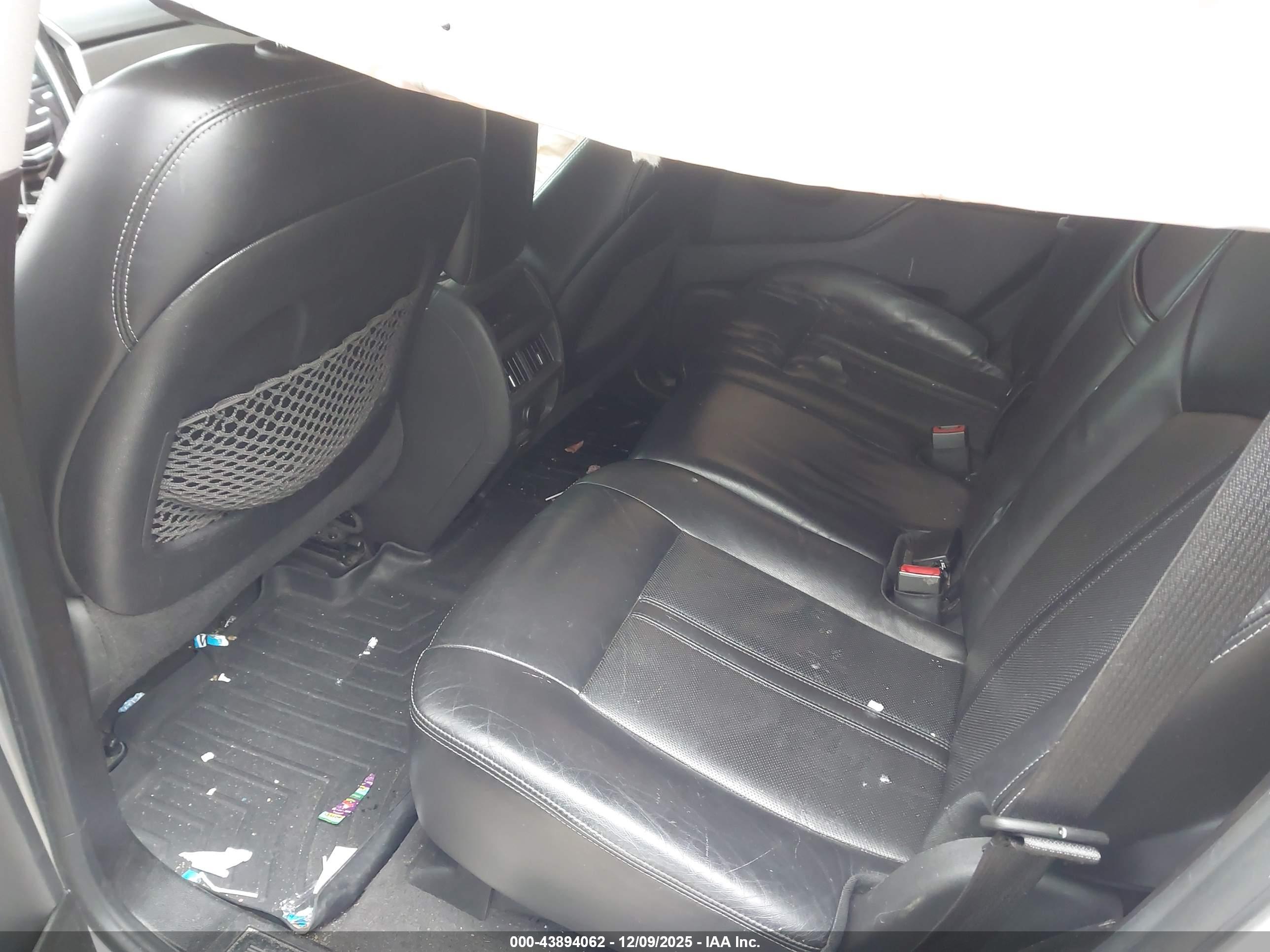CADILLAC SRX image 8