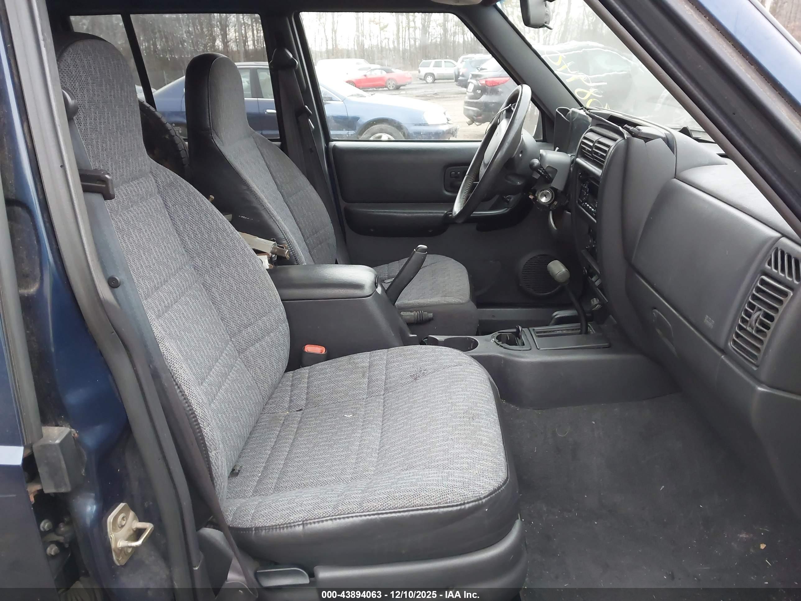 JEEP CHEROKEE image 5