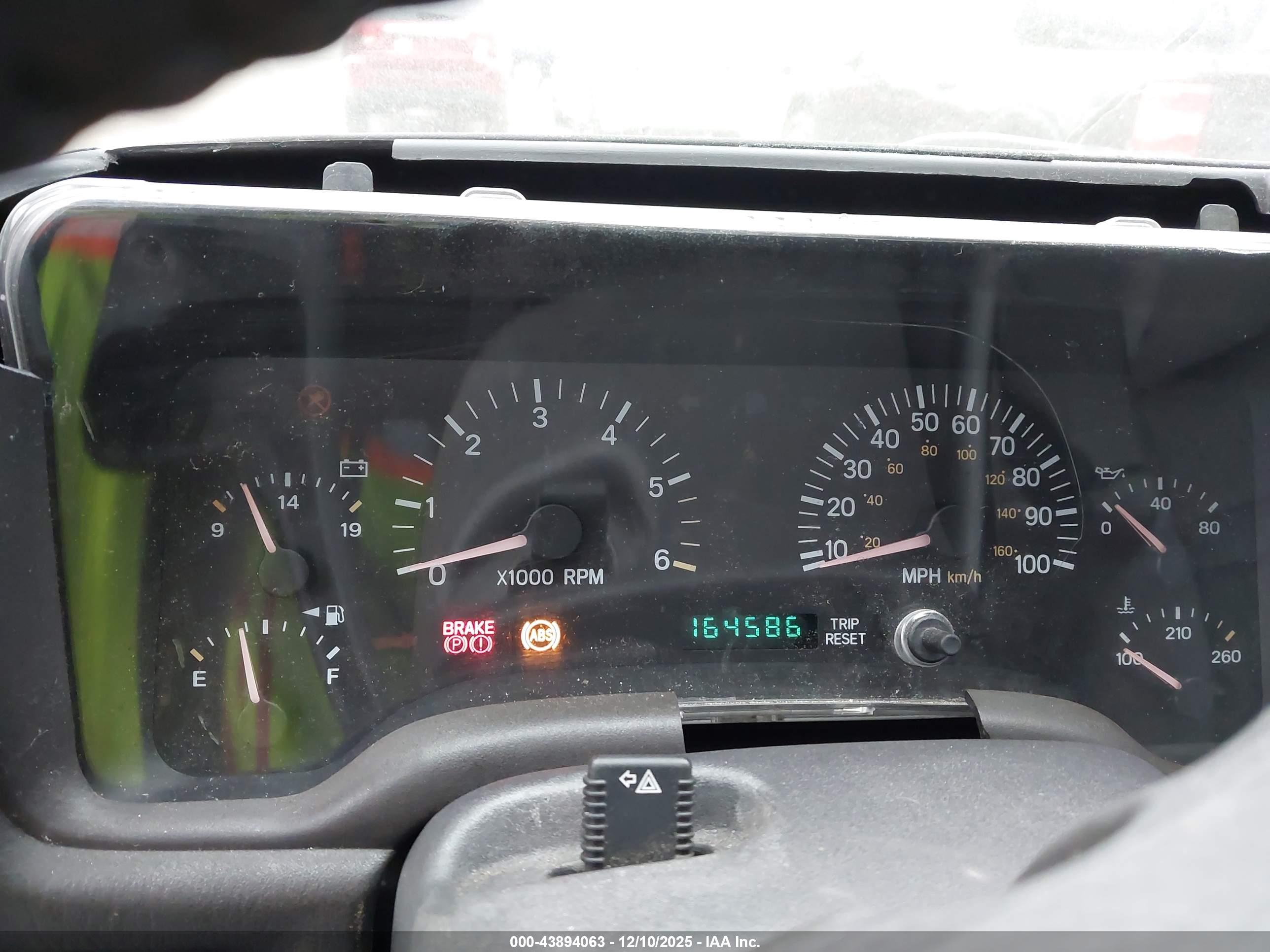 JEEP CHEROKEE image 7