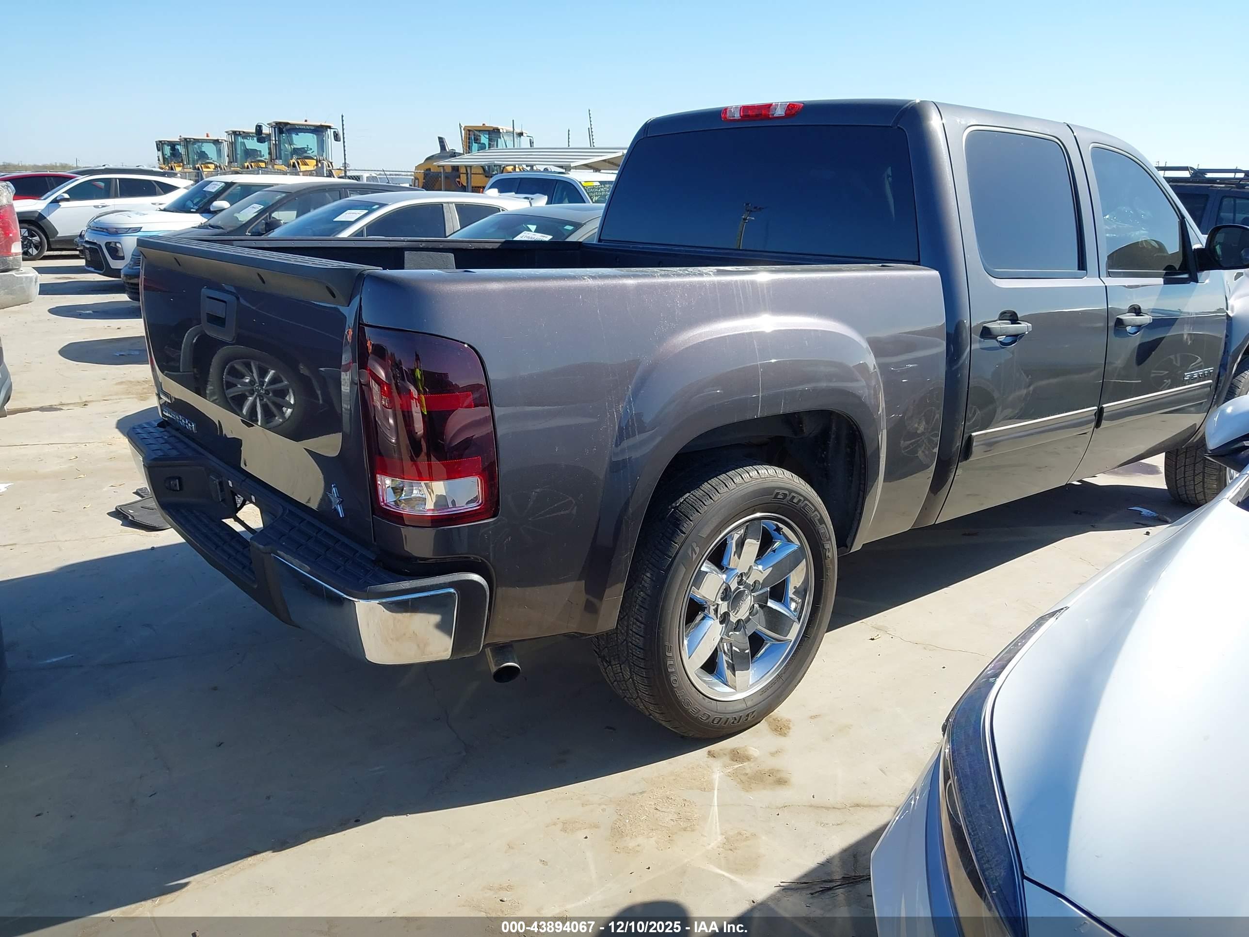 GMC SIERRA image 4
