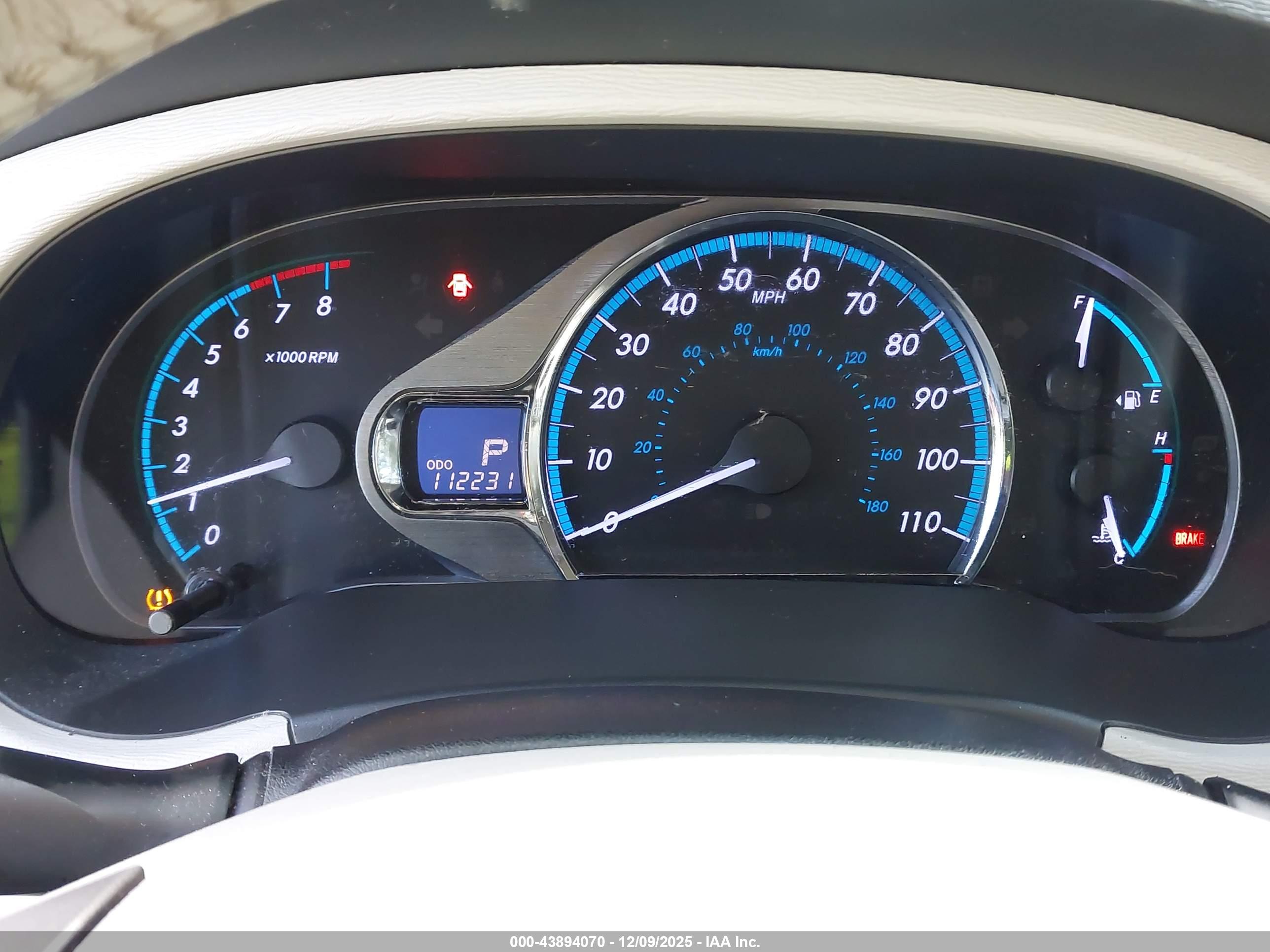 TOYOTA SIENNA image 7
