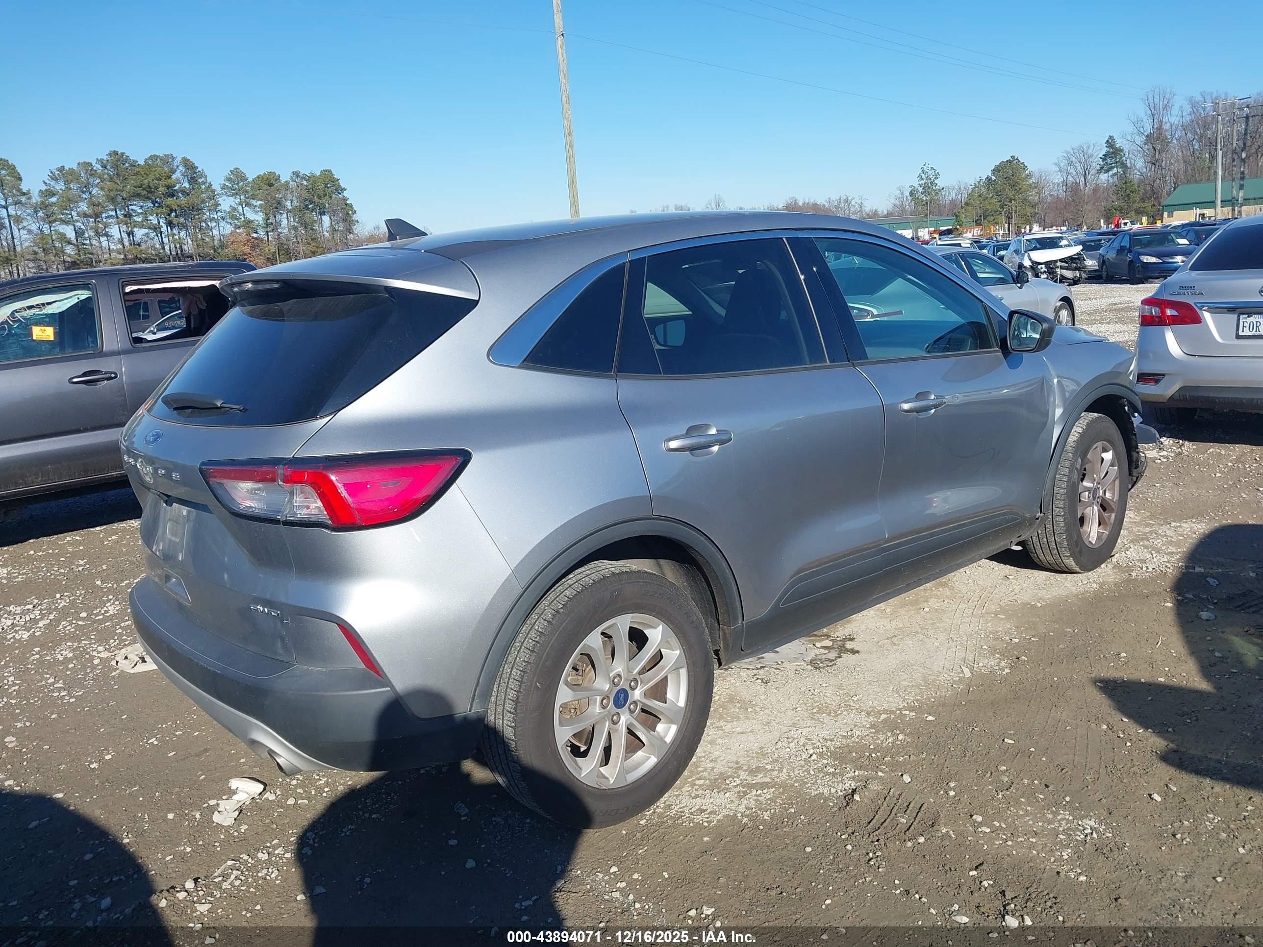FORD ESCAPE image 4