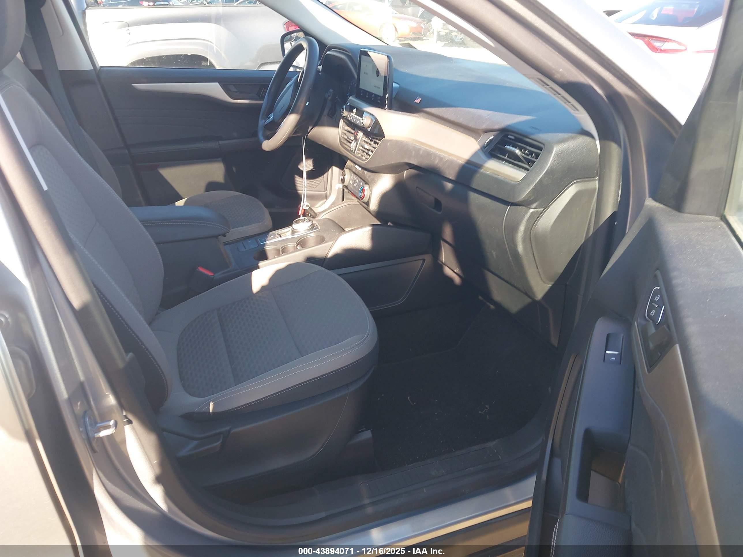 FORD ESCAPE image 5