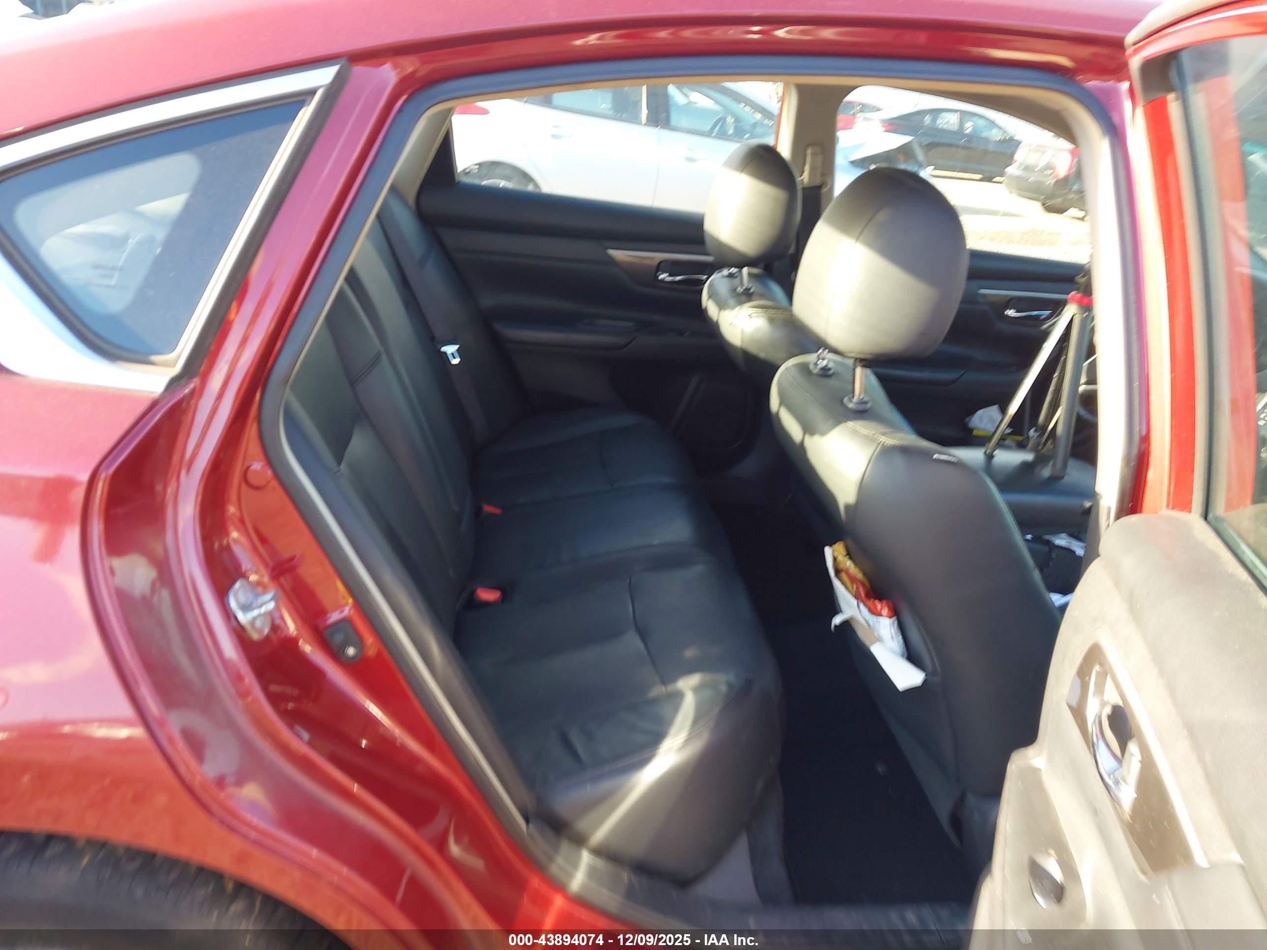 NISSAN ALTIMA image 8