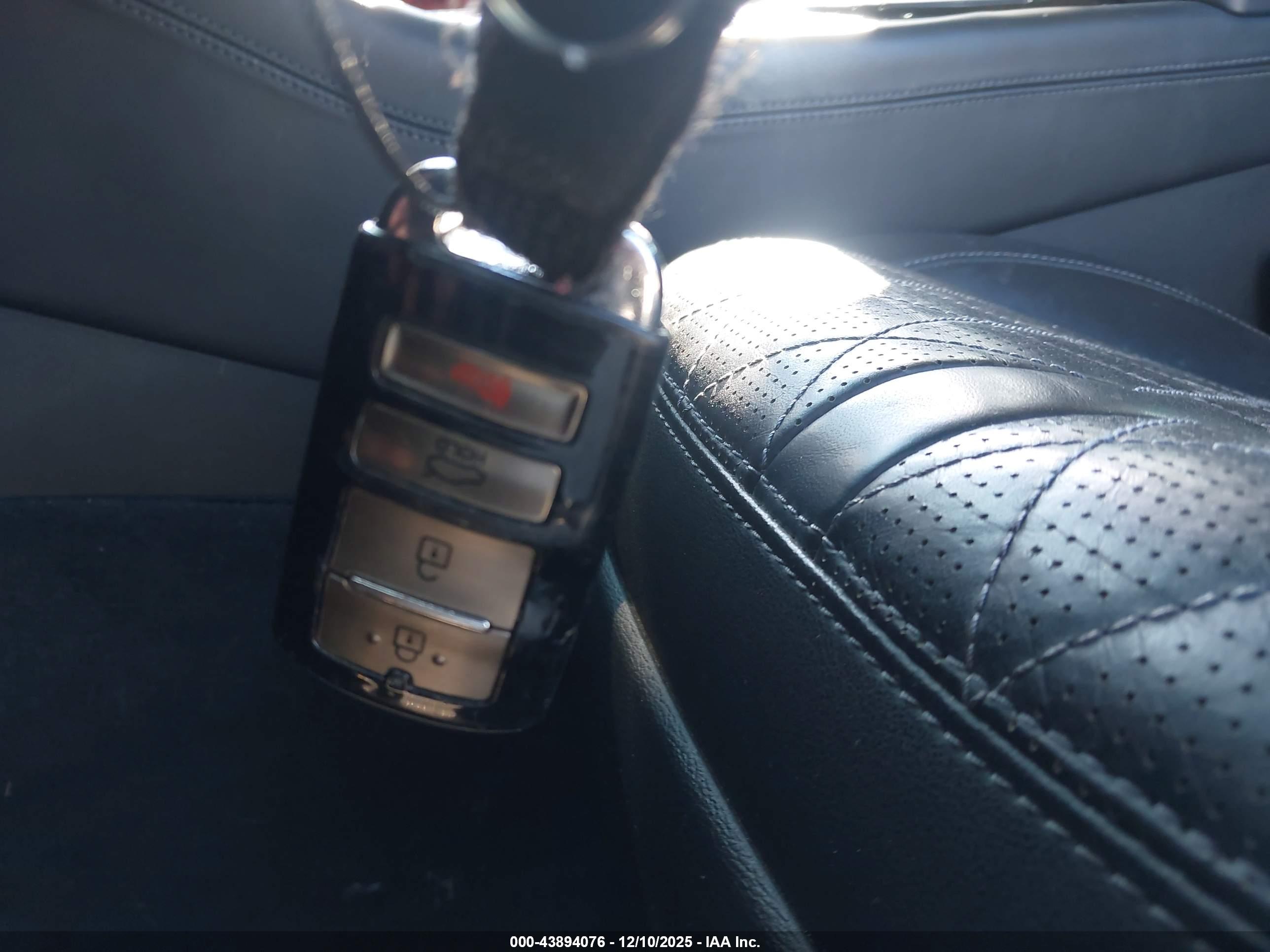 KIA K900 image 11