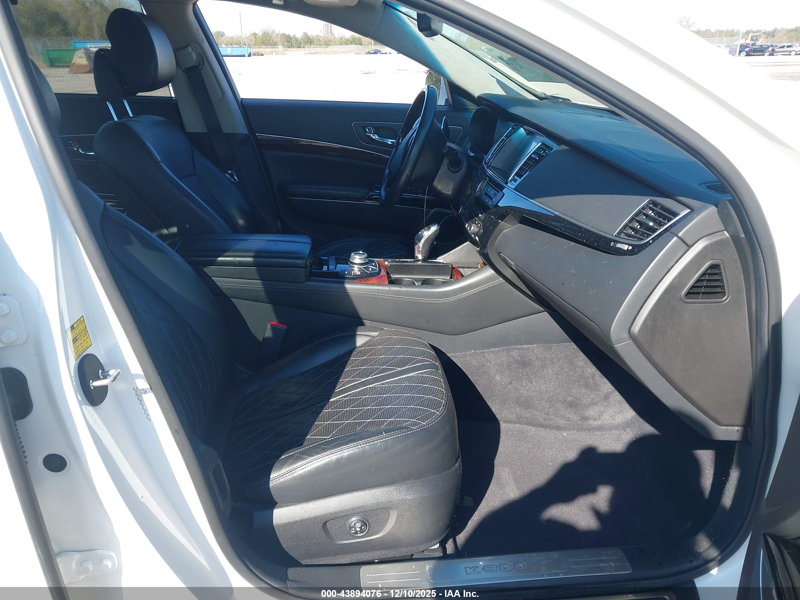 KIA K900 image 5