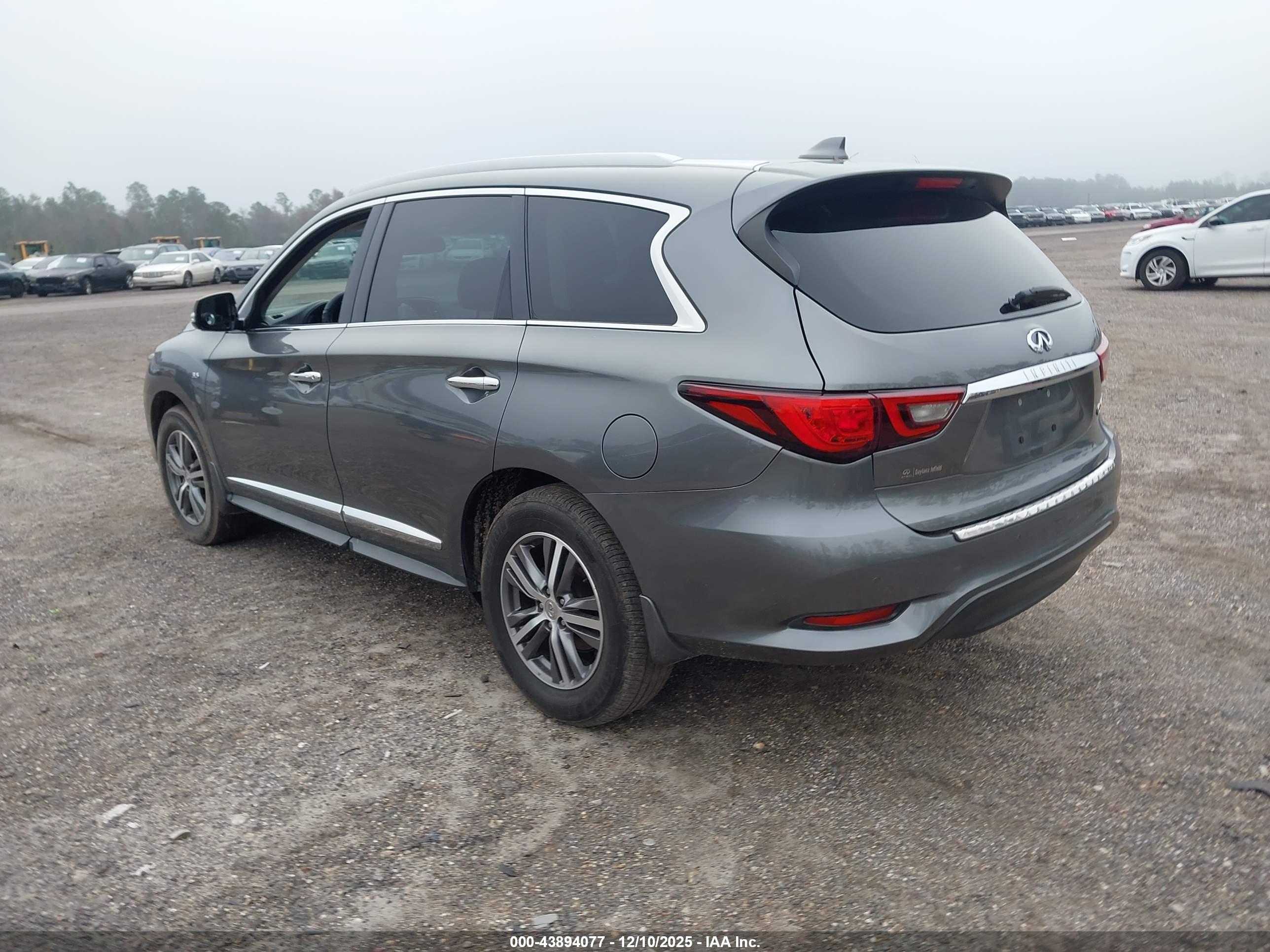 INFINITI QX60 image 3