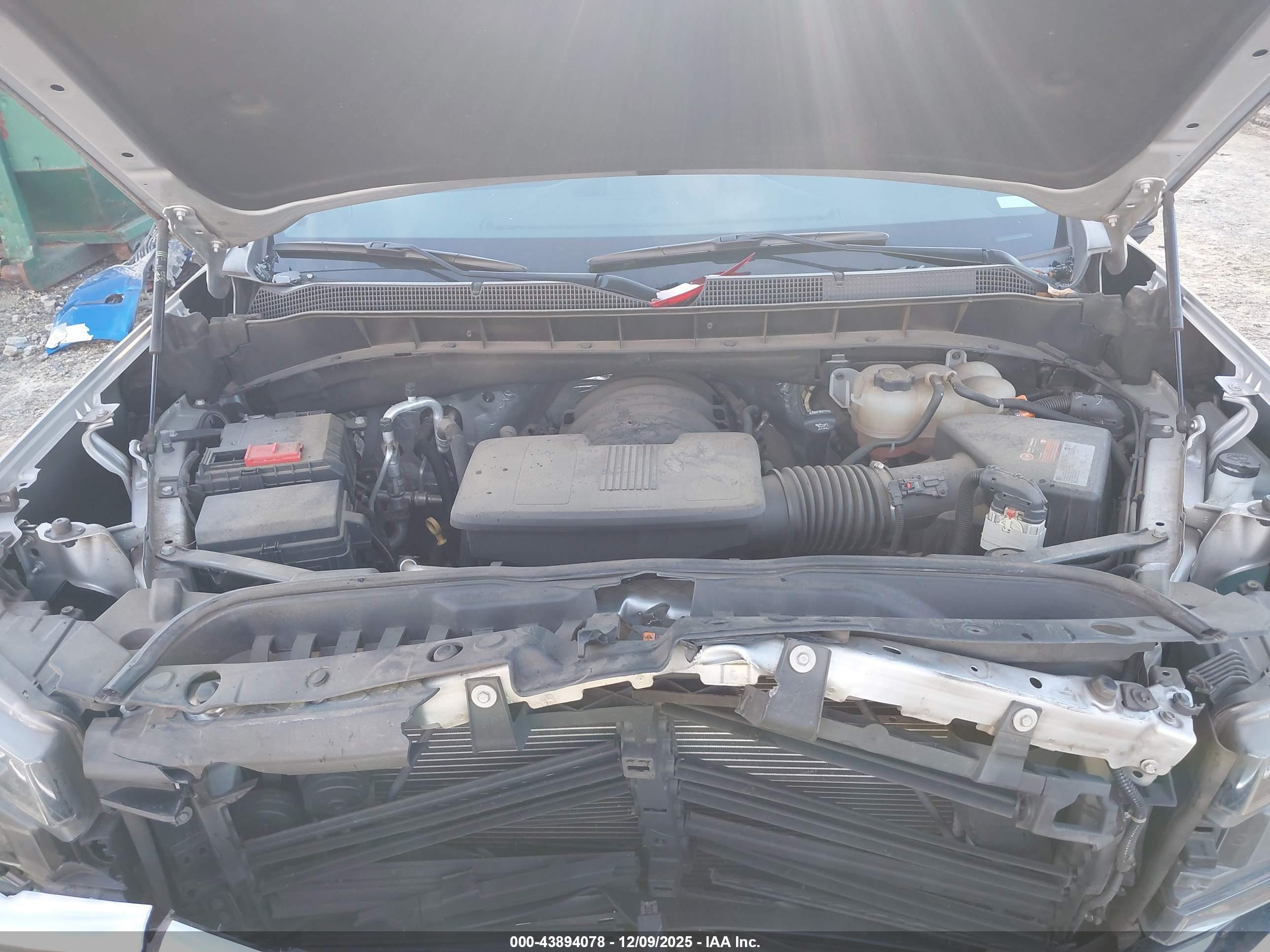 CHEVROLET SILVERADO image 10