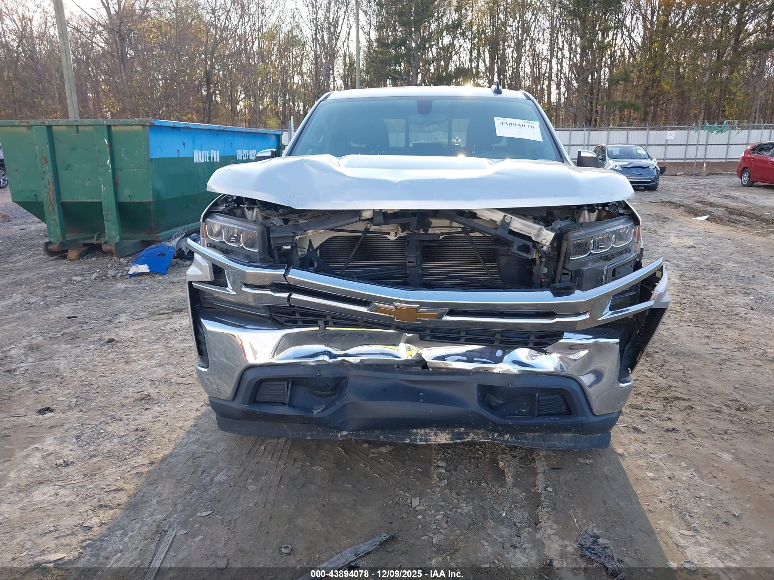 CHEVROLET SILVERADO image 6