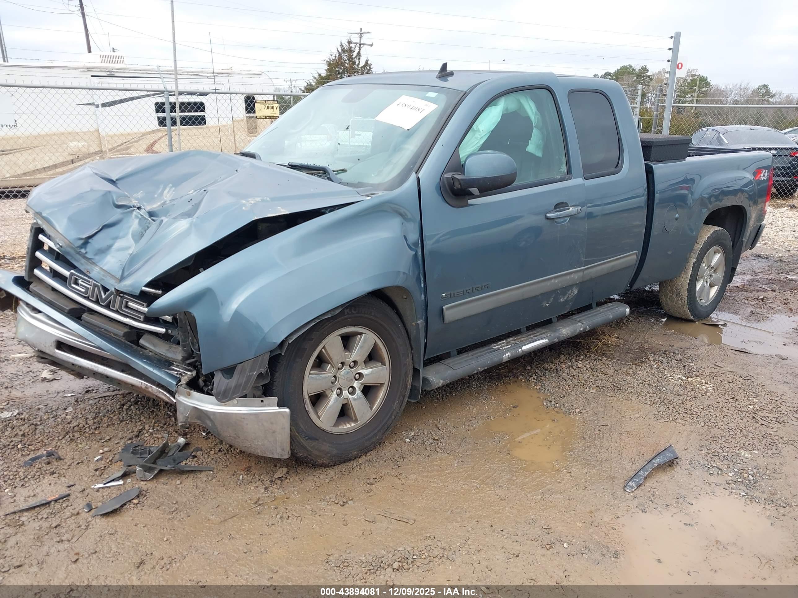 GMC SIERRA image 2