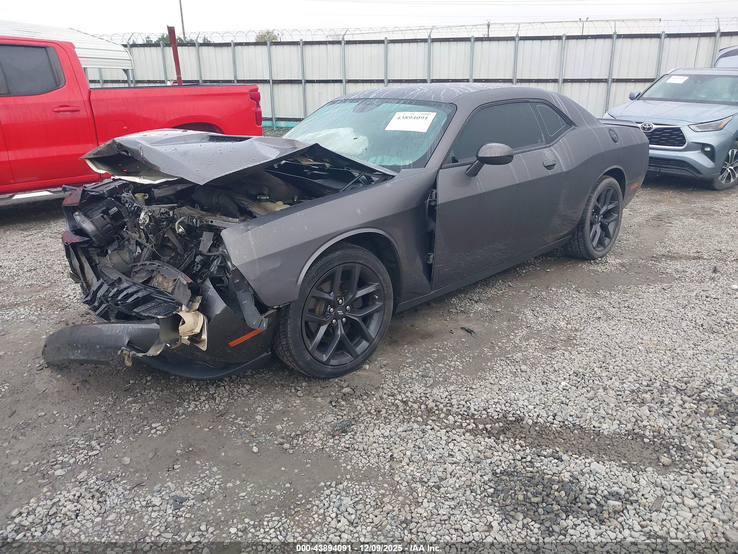 DODGE CHALLENGER image 2