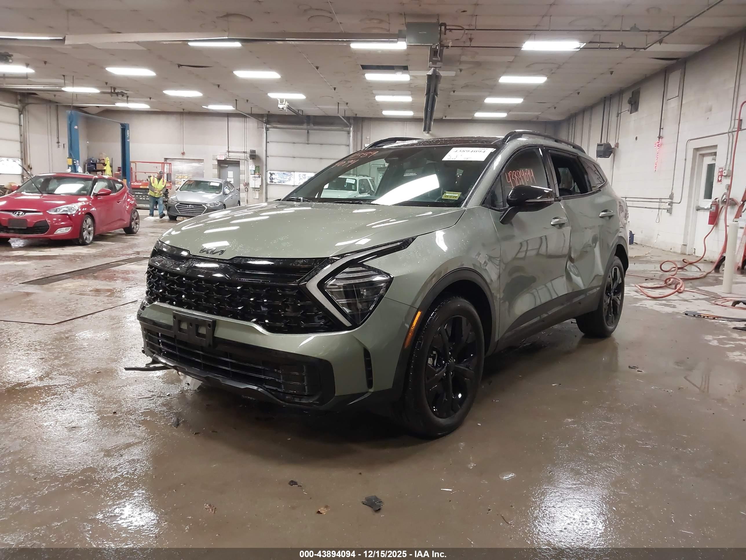 KIA SPORTAGE image 2