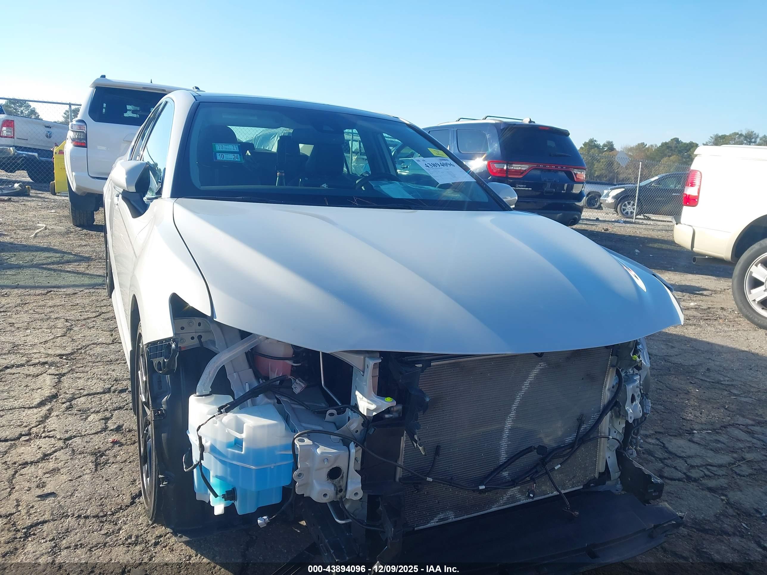 TOYOTA CAMRY image 6